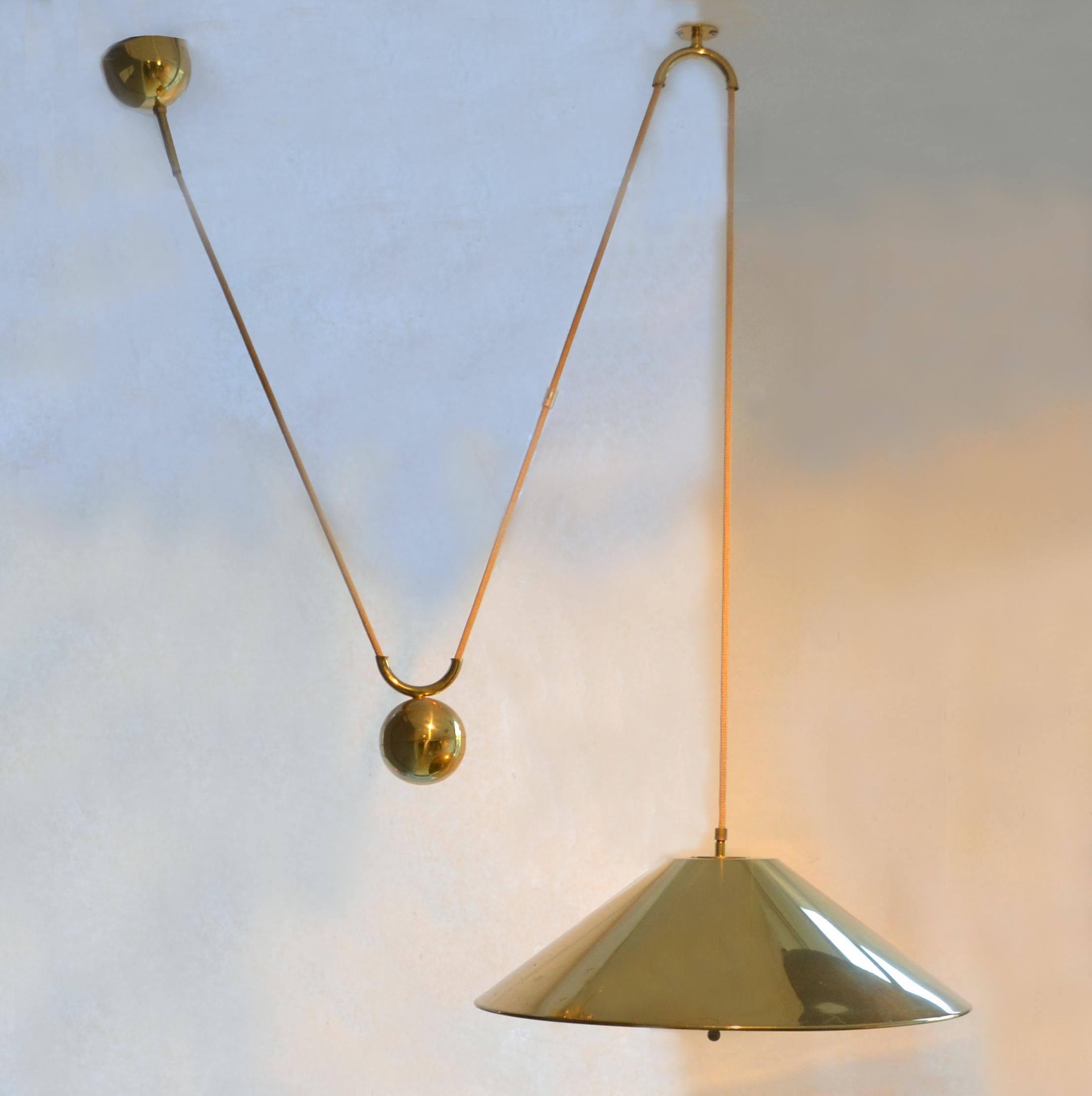 Mid-Century Modern Counterbalance Brass Pendant 'Keos' with Side Weight by Florian Schulz