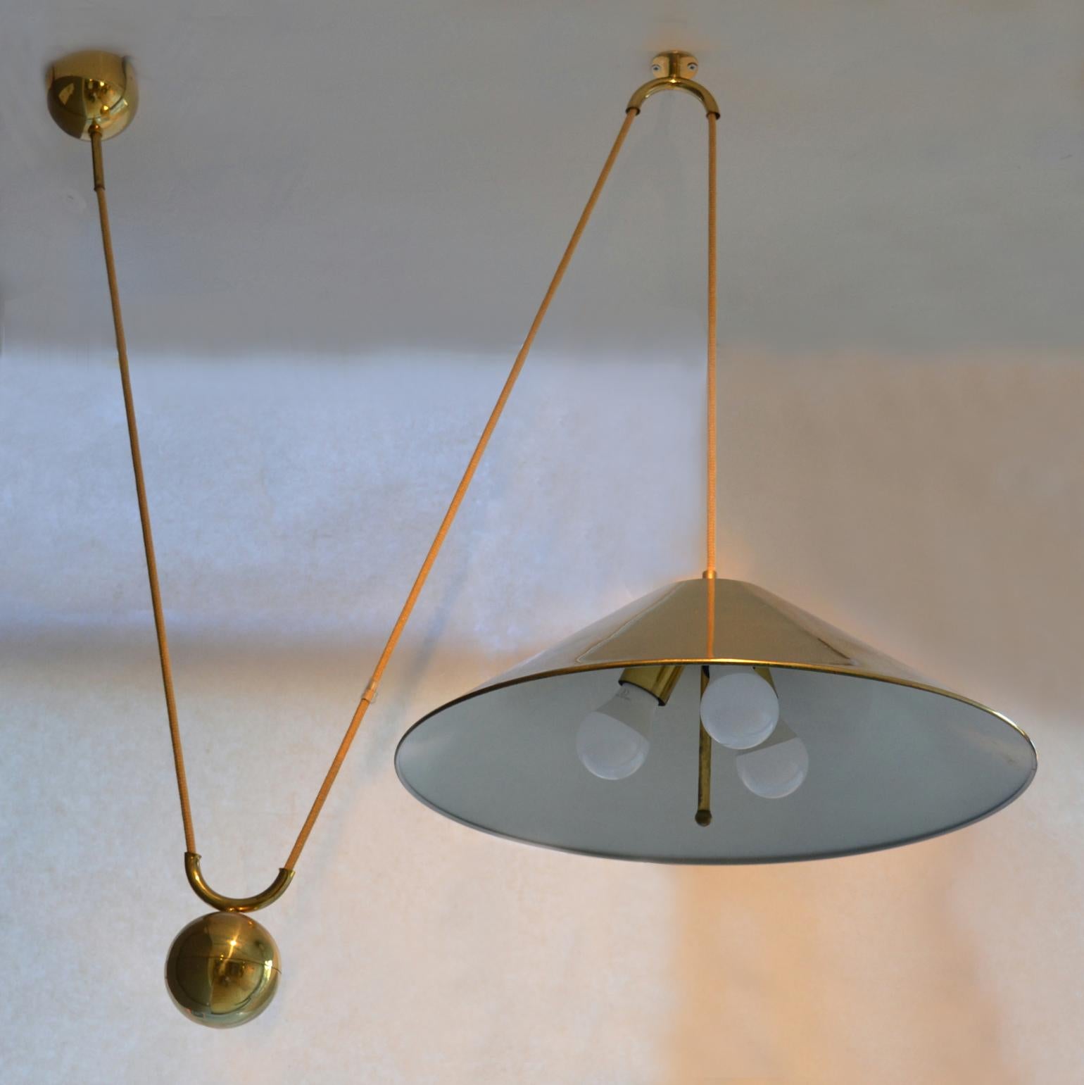 Counterbalance Brass Pendant 'Keos' with Side Weight by Florian Schulz In Excellent Condition In London, GB