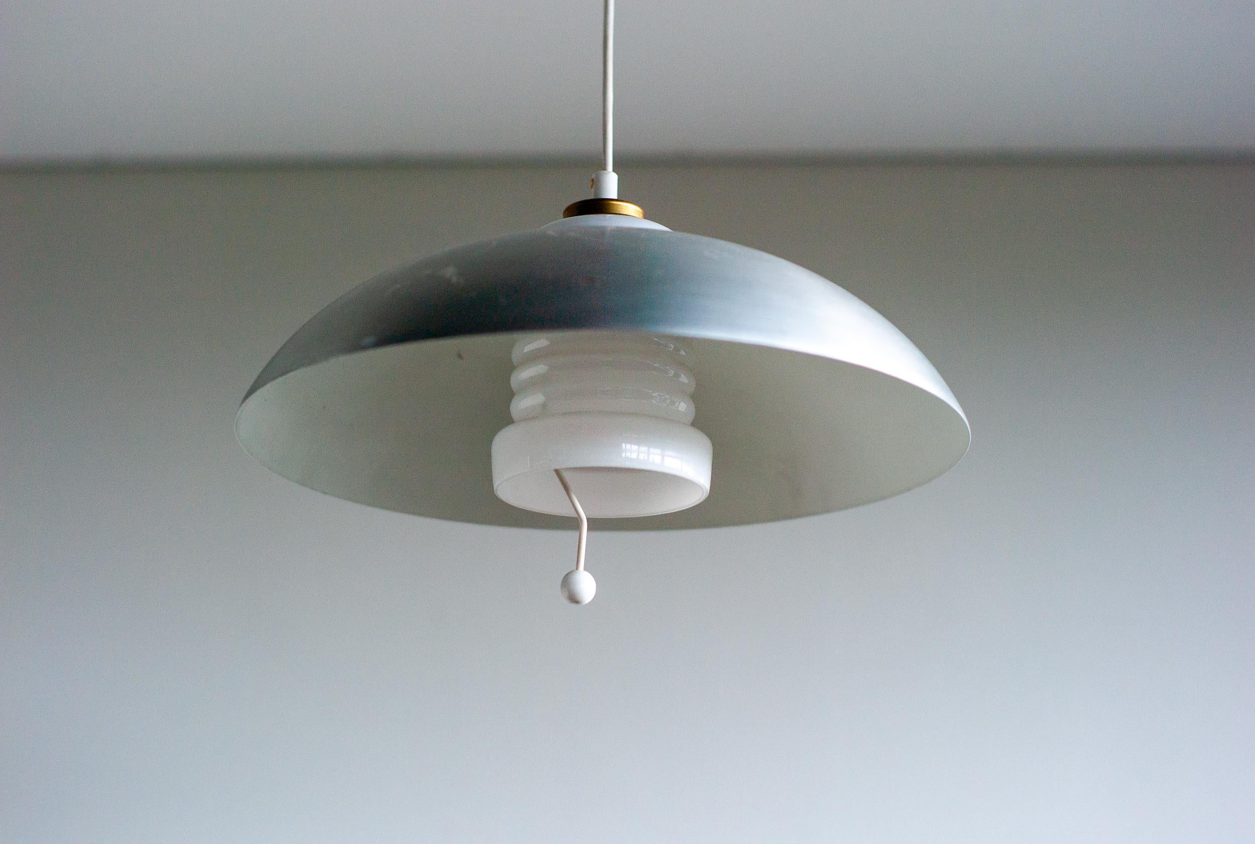 Lampe suspendue à contrepoids Nordiska Kompaniet, NK, Suède en vente 1