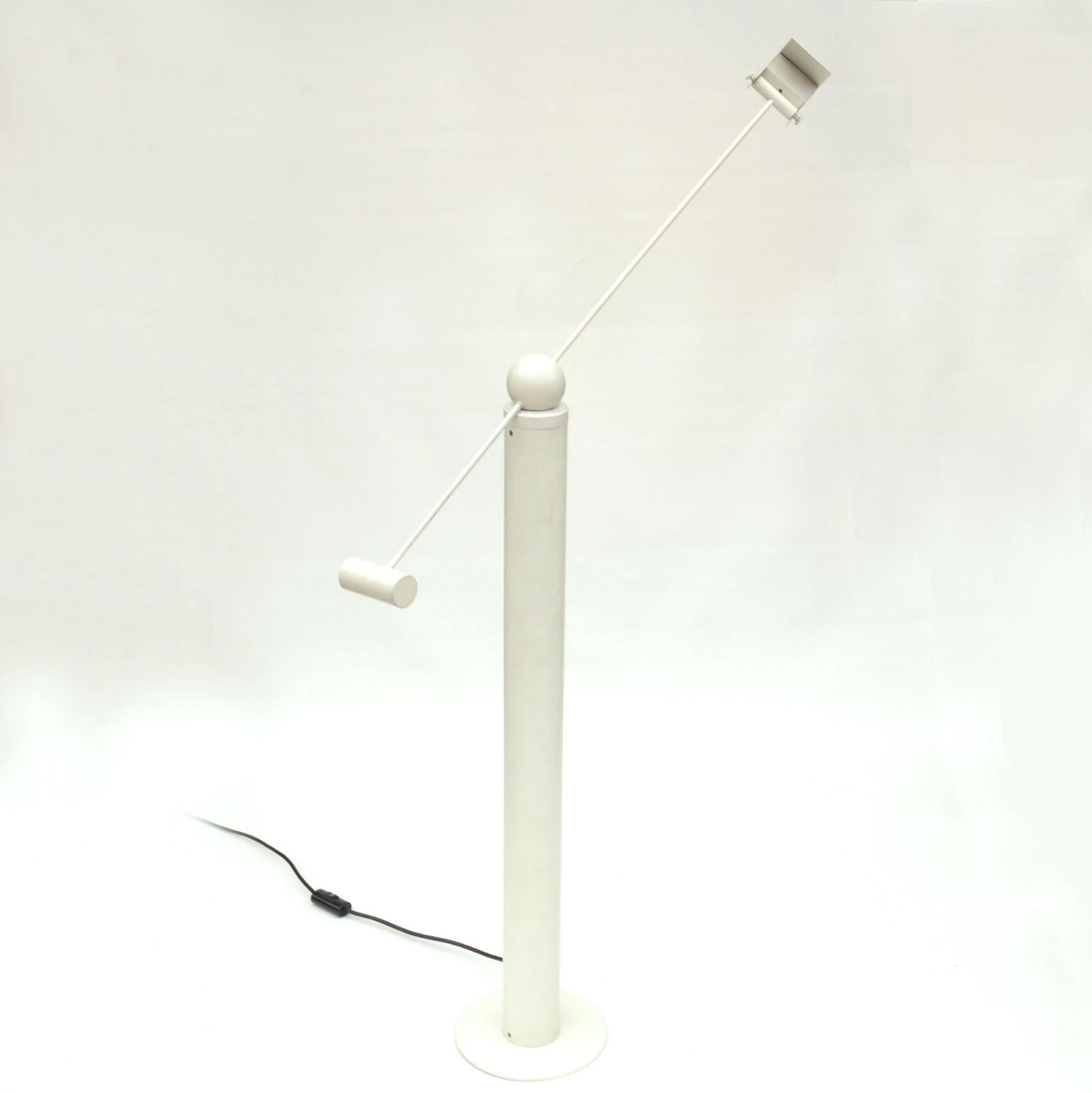 Counterbalance White Floor Lamp Attributed to Swiss Baltensweiler In Excellent Condition For Sale In London, GB