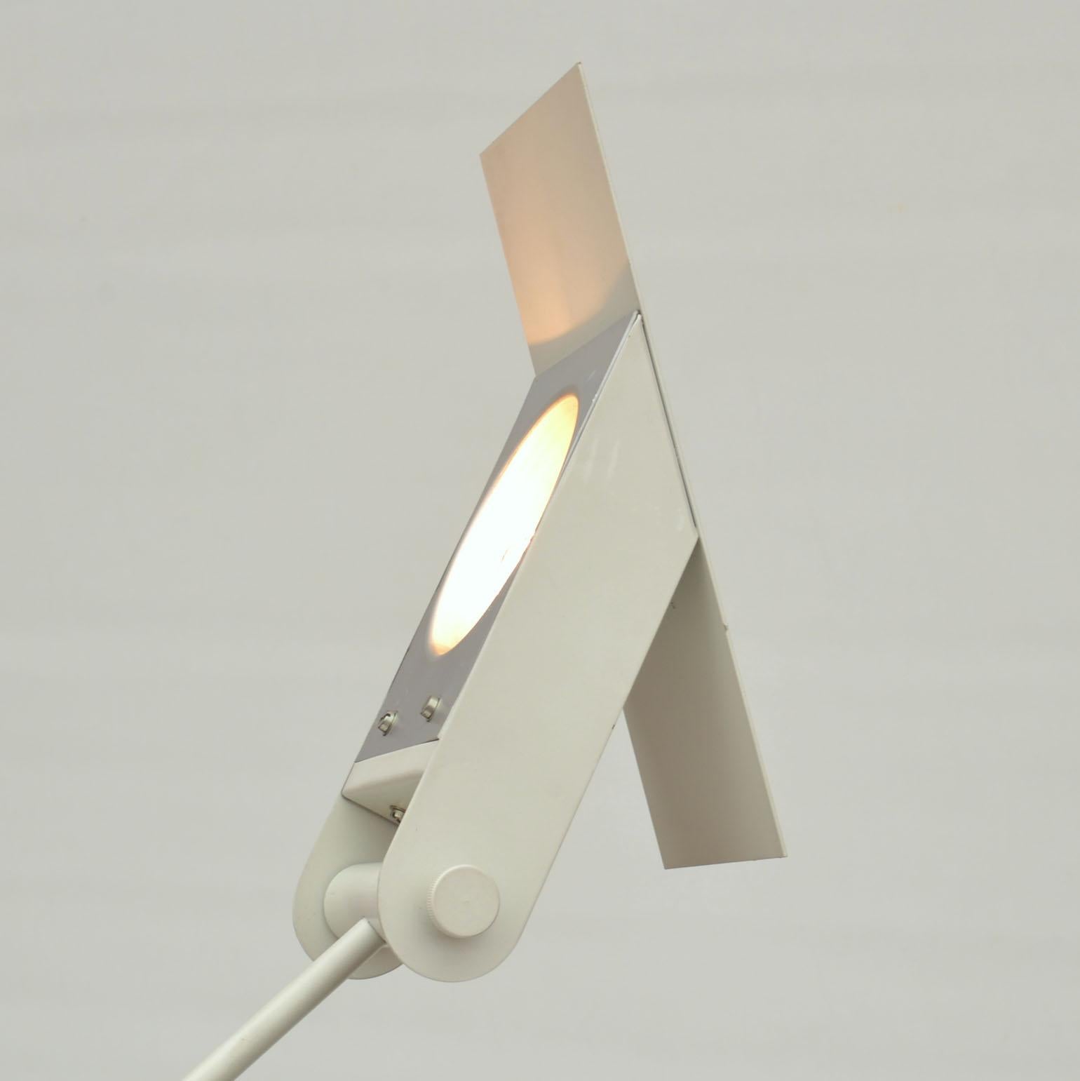 Counterbalance-Stehlampe, weiß, Schweizer Baltensweiler zugeschrieben (Metall) im Angebot