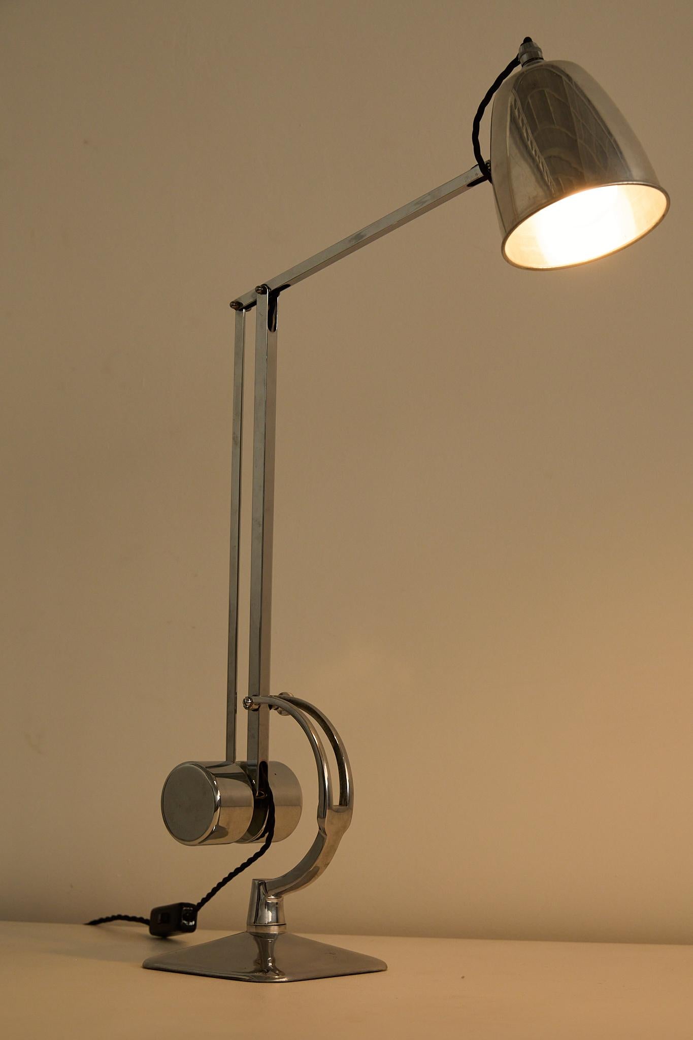 Modern Counterpoise Desk Light For Sale