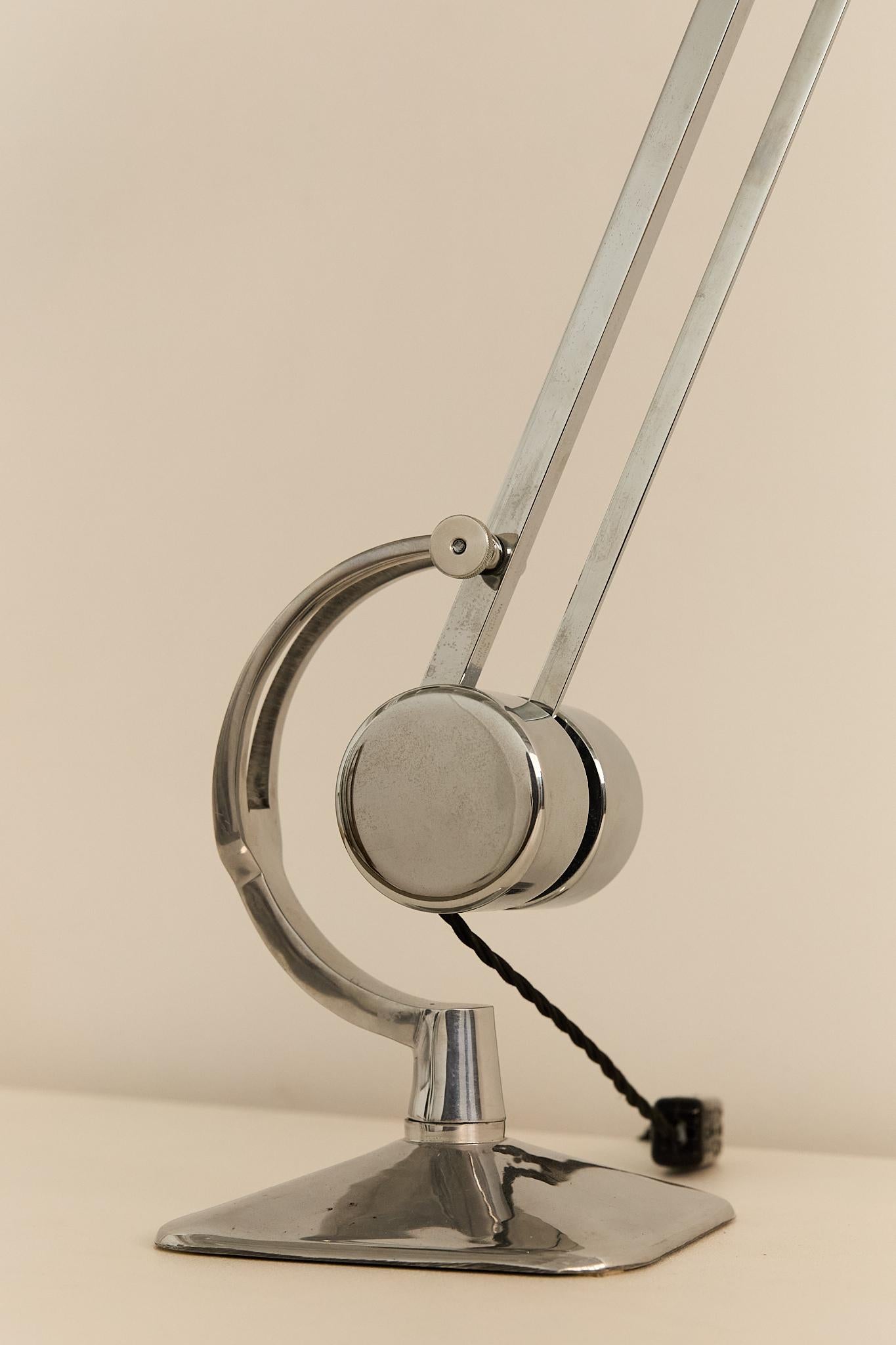 Metal Counterpoise Desk Light For Sale