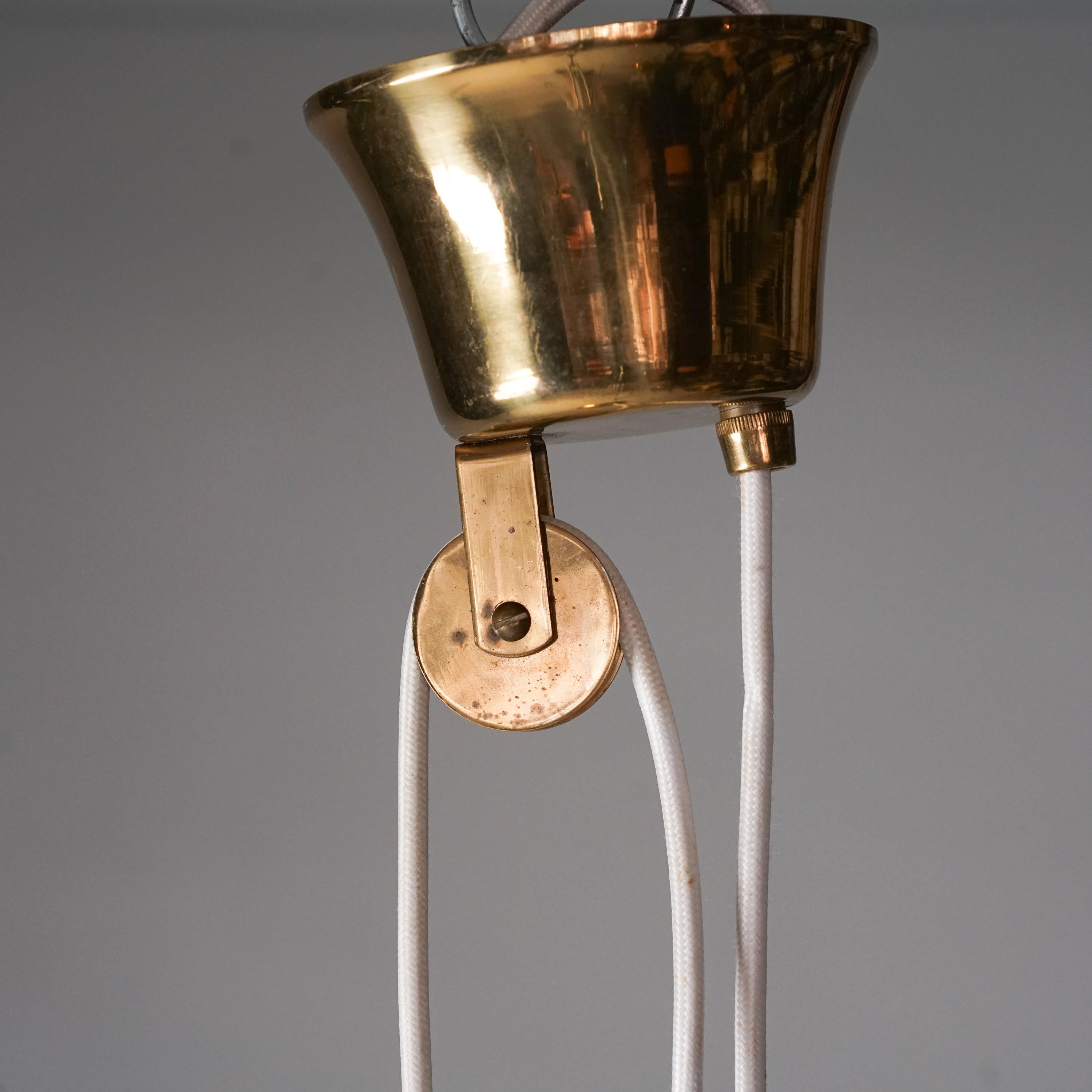 Counterweight Brass Pendant by Itsu Oy, 1950s In Good Condition For Sale In Helsinki, Uusimaa