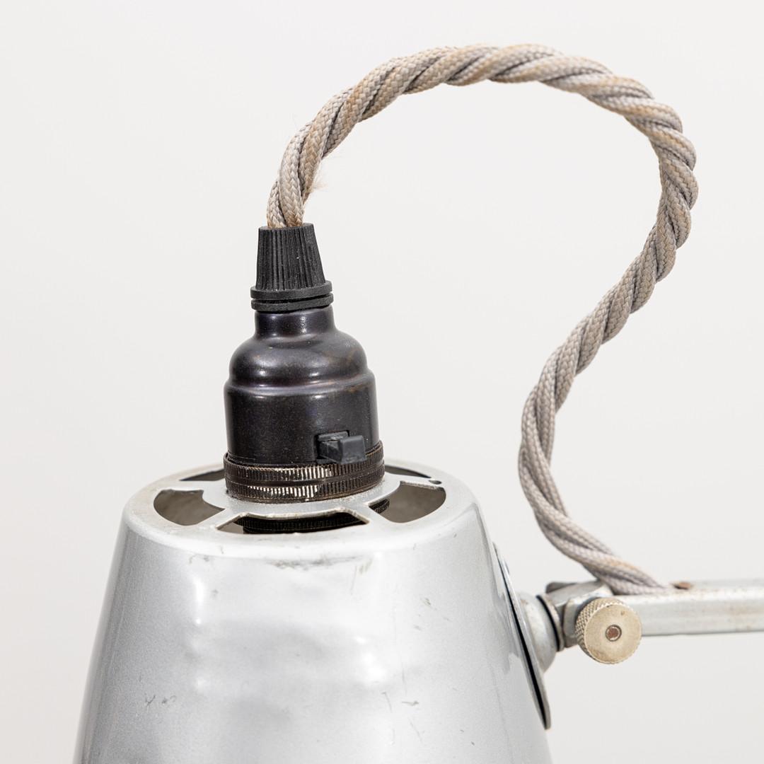 Peint Lampe de bureau à contrepoids Hadrill & Horstmann en vente