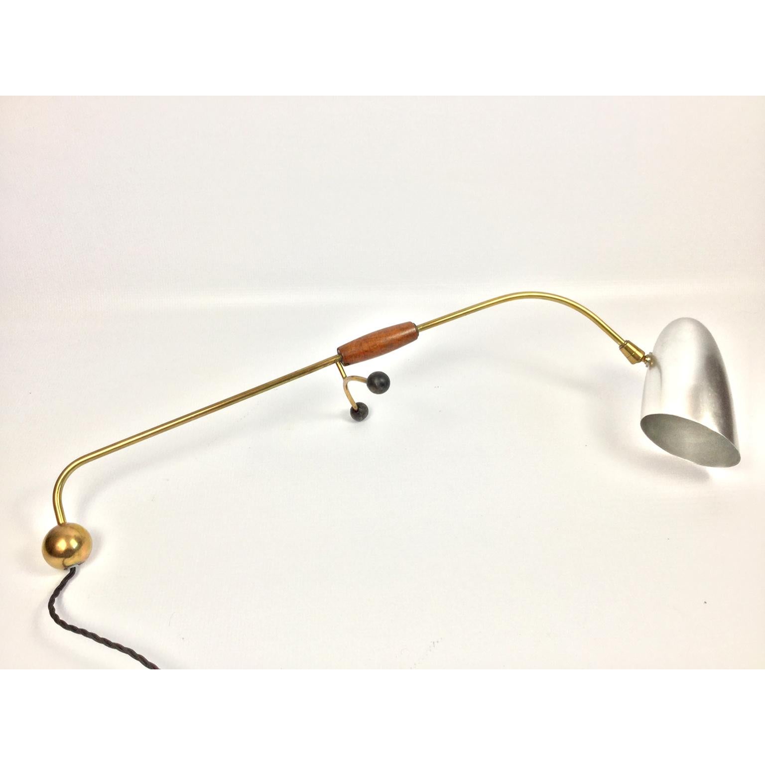 Lampe de bureau Counterbalance des designers Robert et Roger Nicholson, fabriquée par Merchant Adventurers Ltd
(Voir plus d'informations sur la documentation jointe)
Également attribué à l'architecte Paul Boissevain
Paul Boissevain agit en tant
