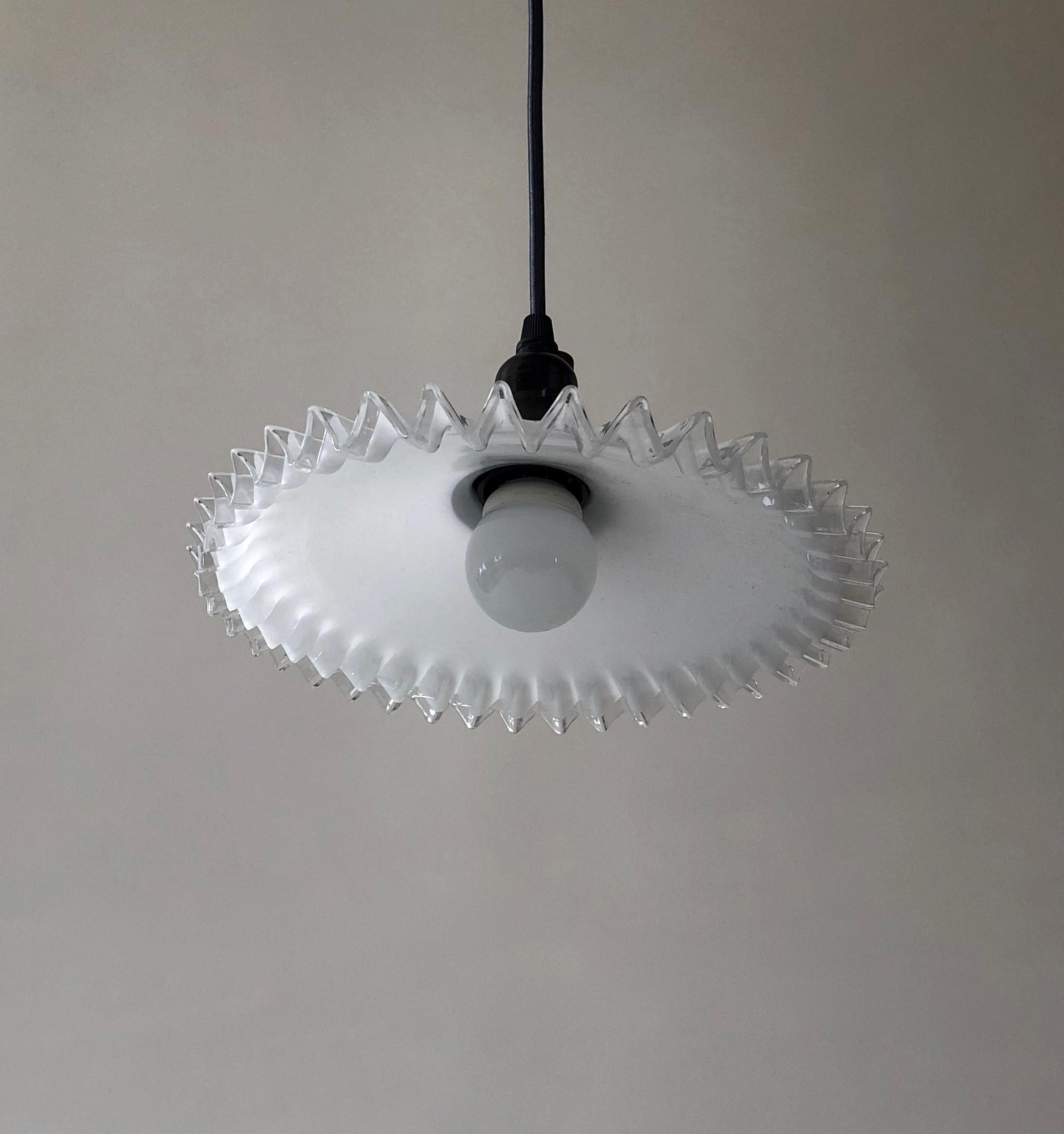 Counterweight Pendant Lamp, 1900, Made from Porcelain and Handmade Glass For Sale 4