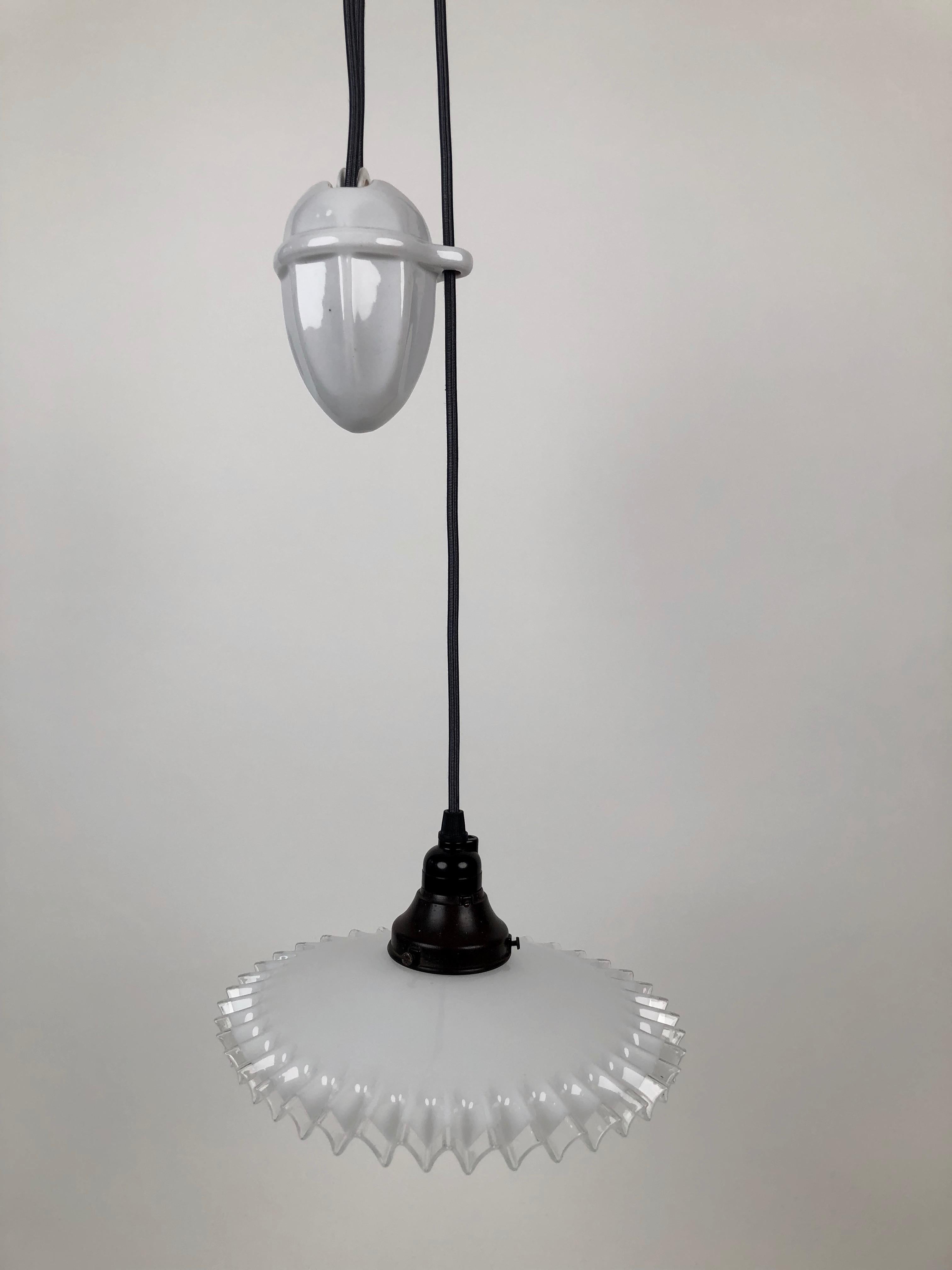 Counterweight Pendant Lamp, 1900, Made from Porcelain and Handmade Glass For Sale 5