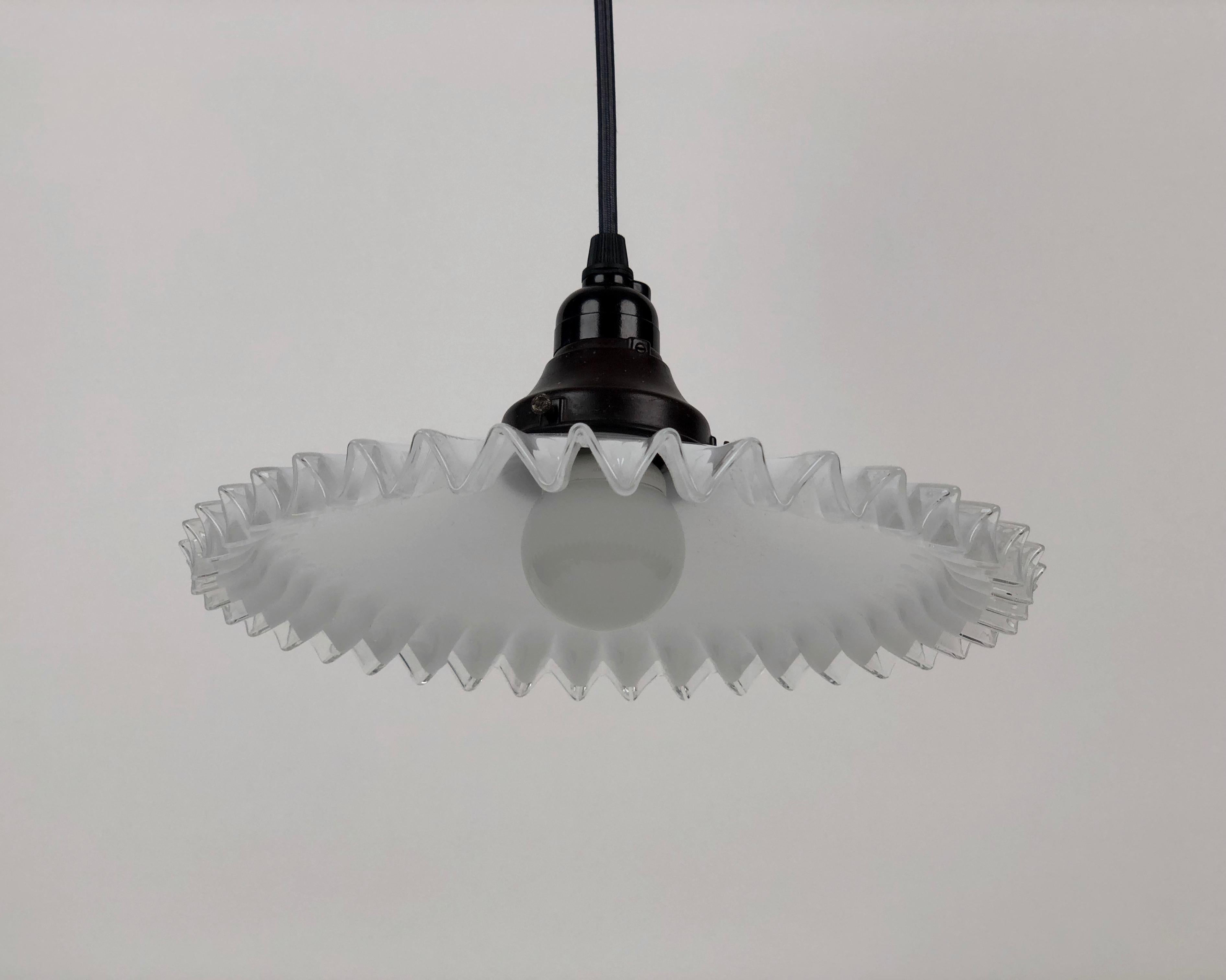 Counterweight Pendant Lamp, 1900, Made from Porcelain and Handmade Glass For Sale 9