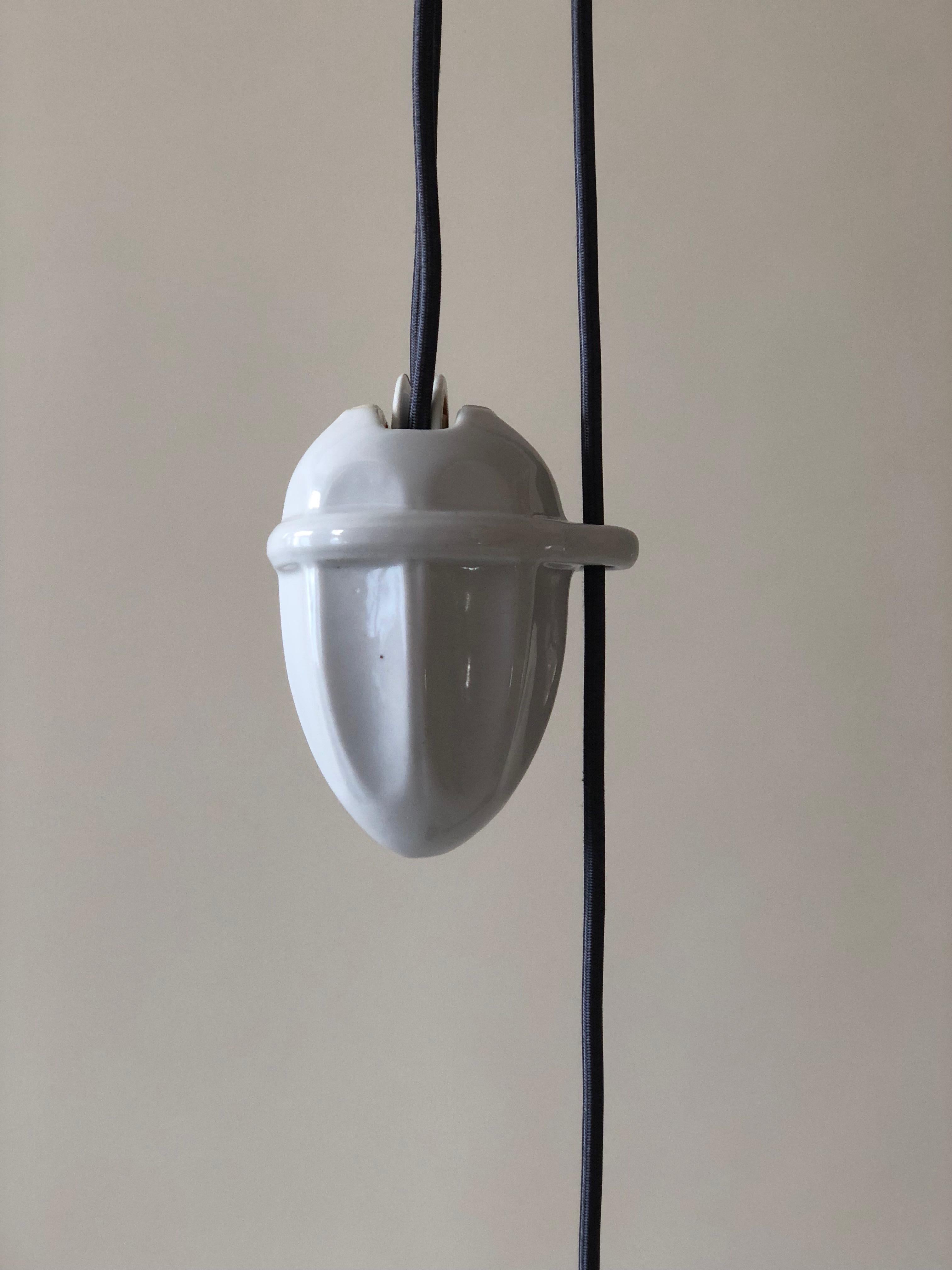 Counterweight Pendant Lamp, 1900, Made from Porcelain and Handmade Glass In Fair Condition For Sale In Vienna, Austria