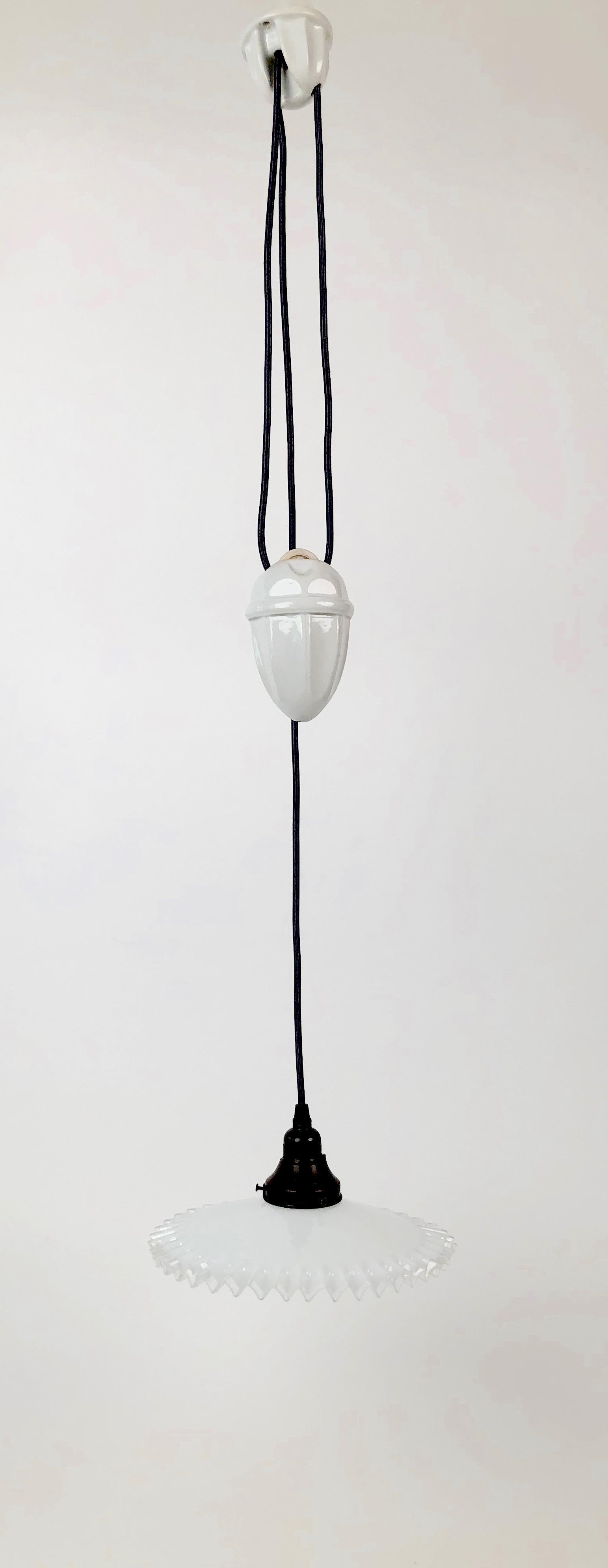 Counterweight Pendant Lamp, 1900, Made from Porcelain and Handmade Glass For Sale 11