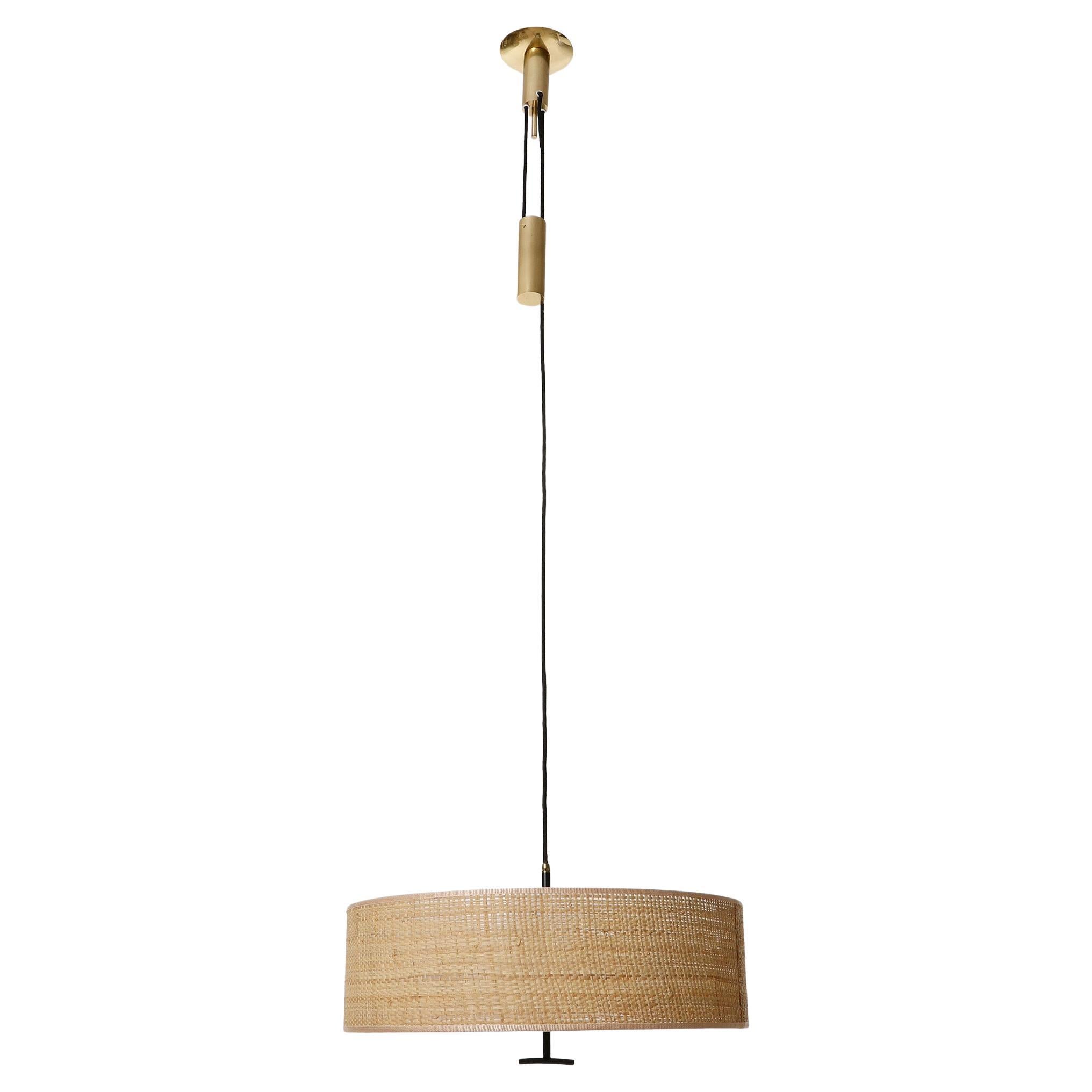 Dipinto Lampada a sospensione a contrappeso J.T. Kalmar, ottone, vimini, plexiglass, metallo, anni '60 in vendita