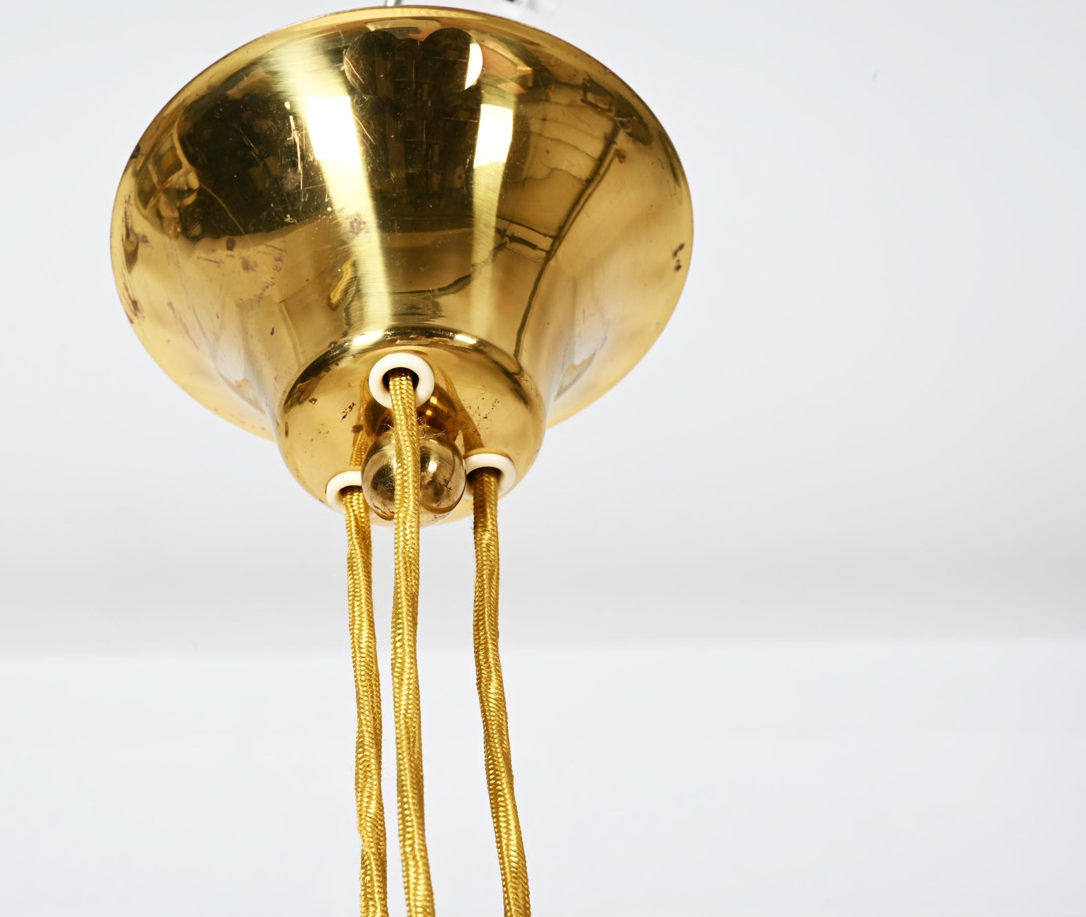 Lampada a sospensione in seta a contrappeso attribuita a Josef Frank in vendita 4