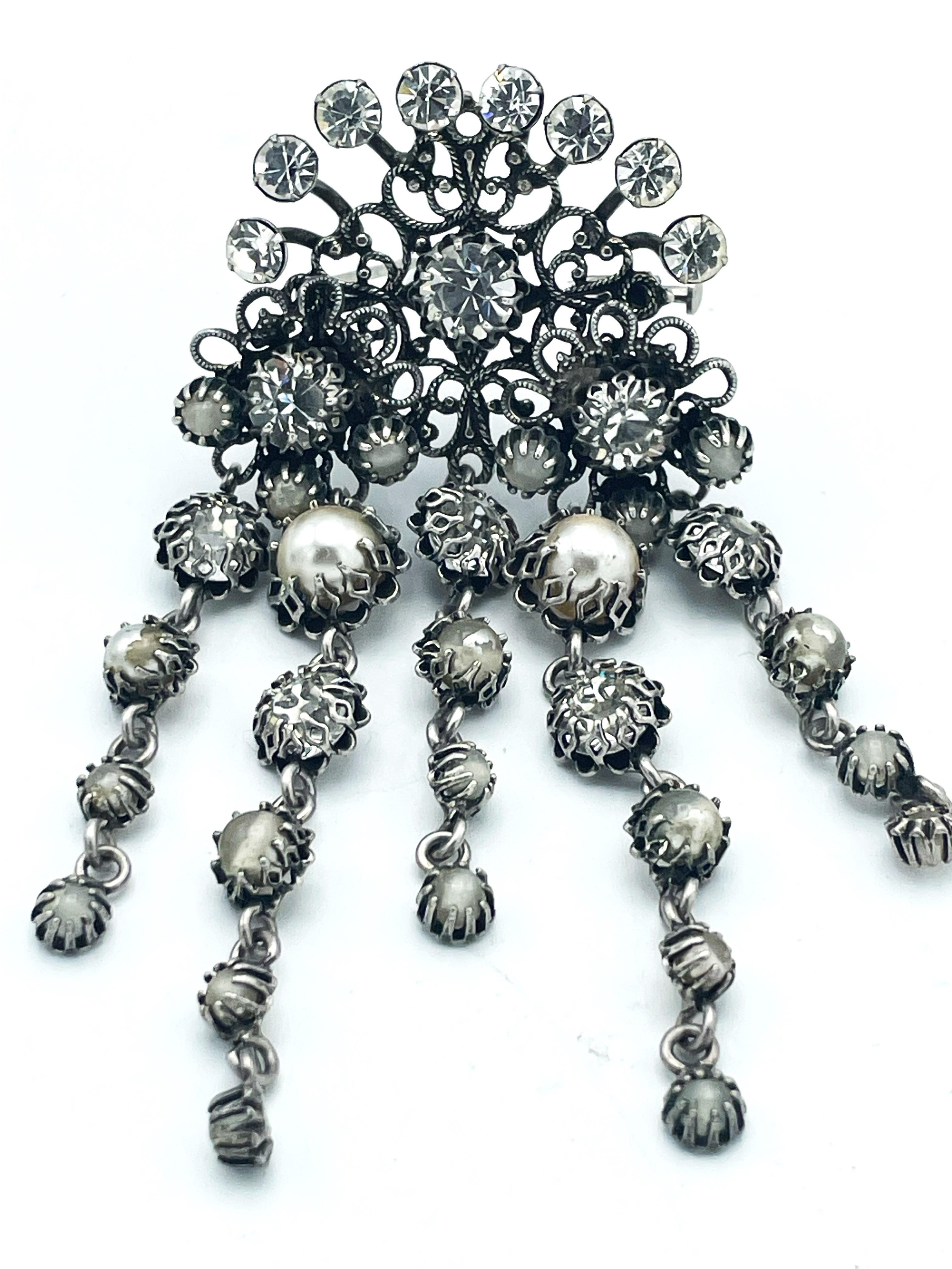Broche comtesse Zoltovska signée CIS, strasss et fausses perles, années 1950 en vente 5