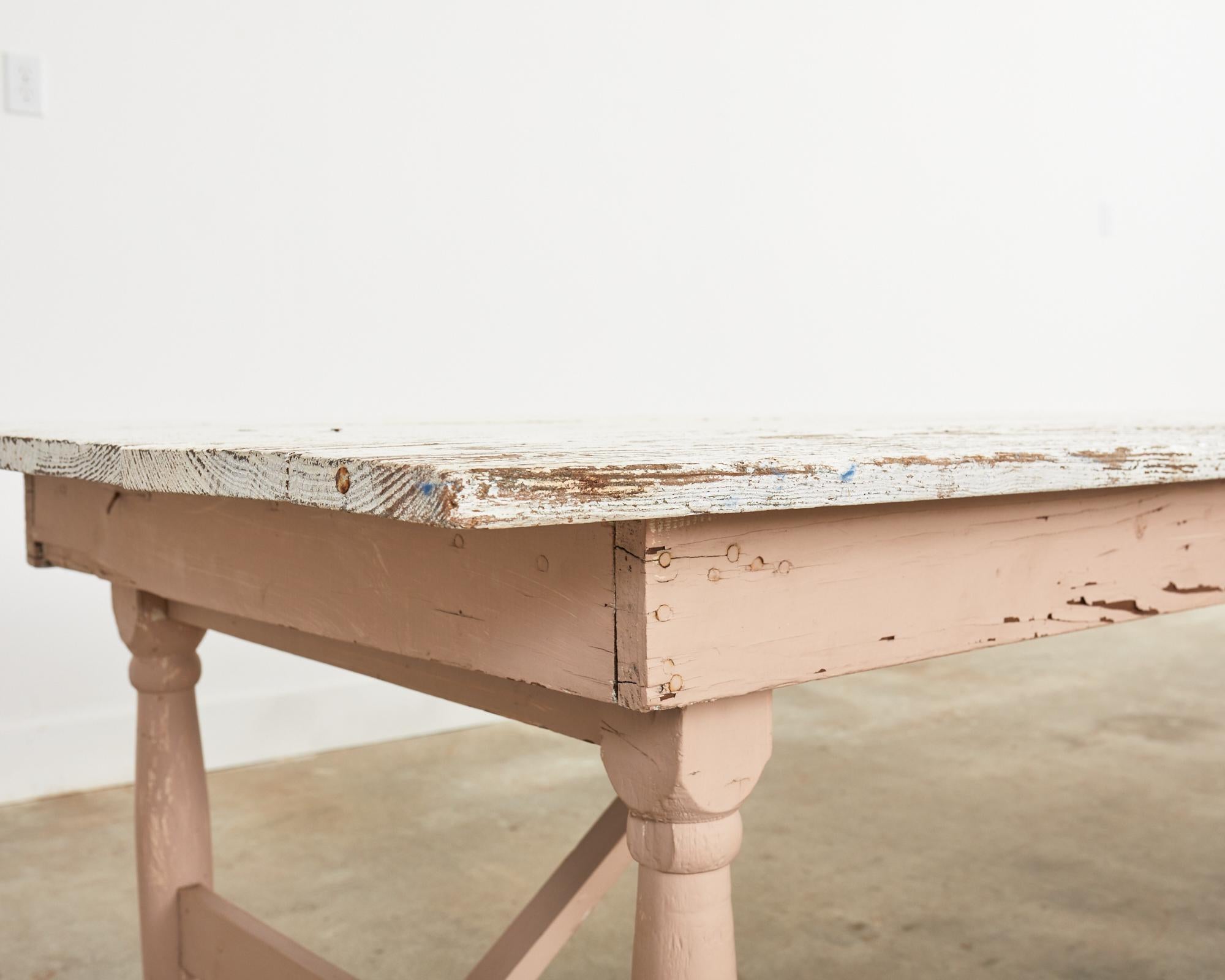 Table de salle à manger pliante en pin peint de style rustique américain  en vente 7