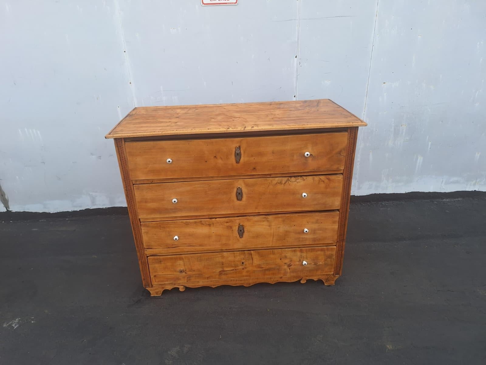 Cassettiera italiana Campaigner In condizioni deteriorate in vendita a Los Angeles, CA