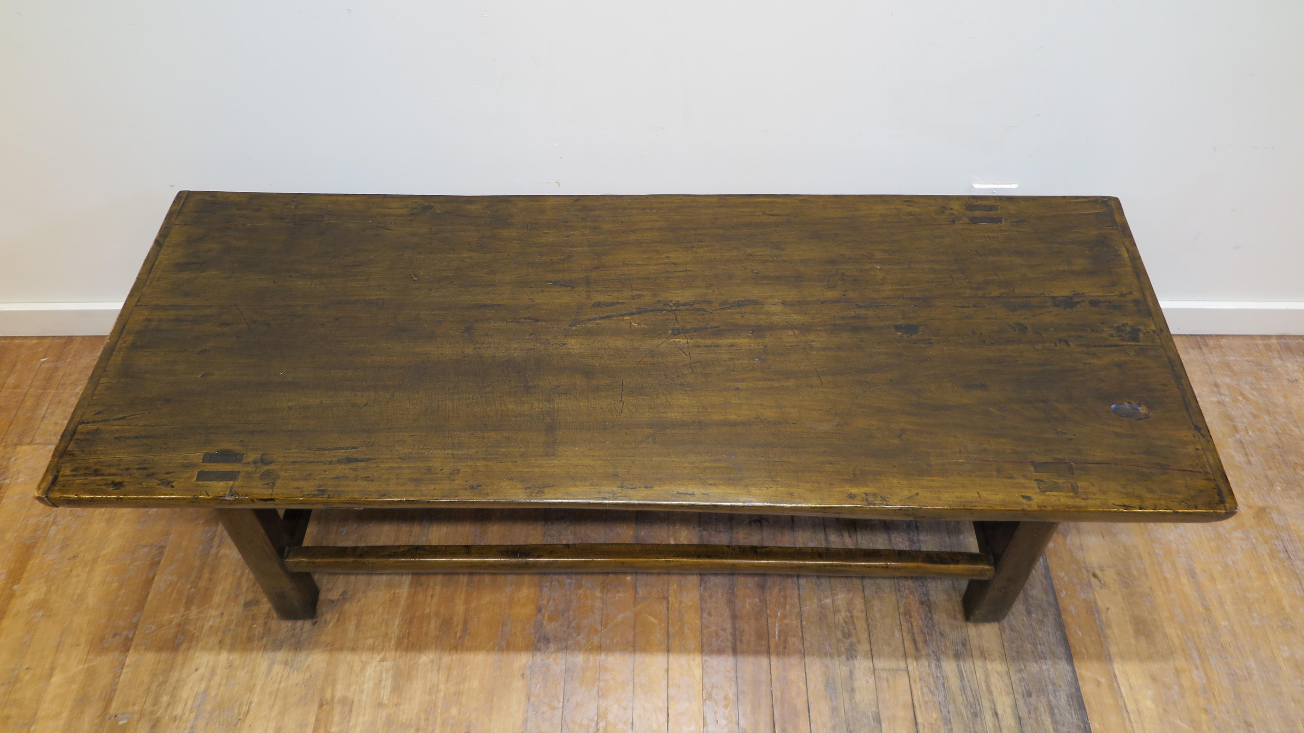 Country Coffee Table In Good Condition In New York, NY