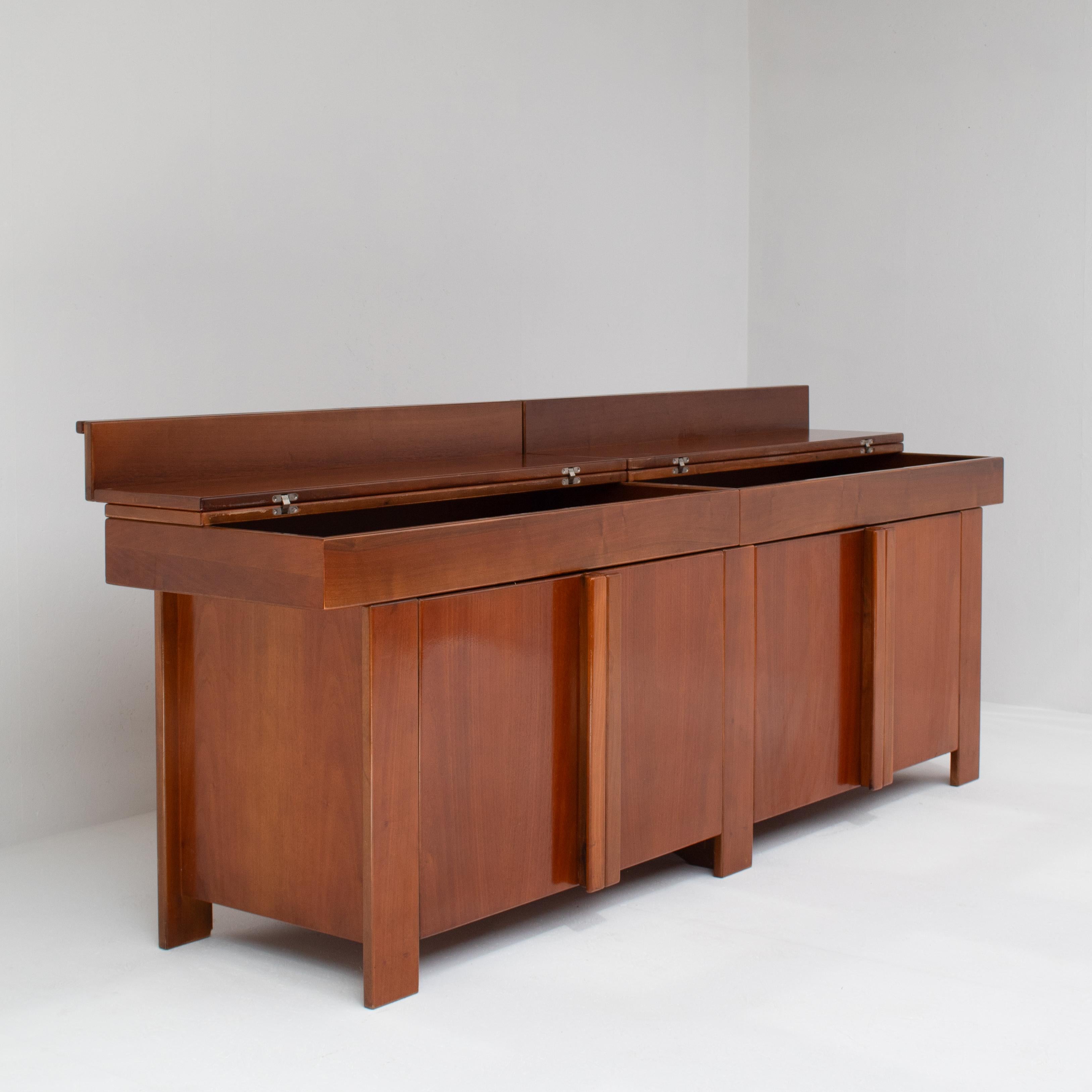 Moderno Credenza 'country' di Vittorio Introini in vendita