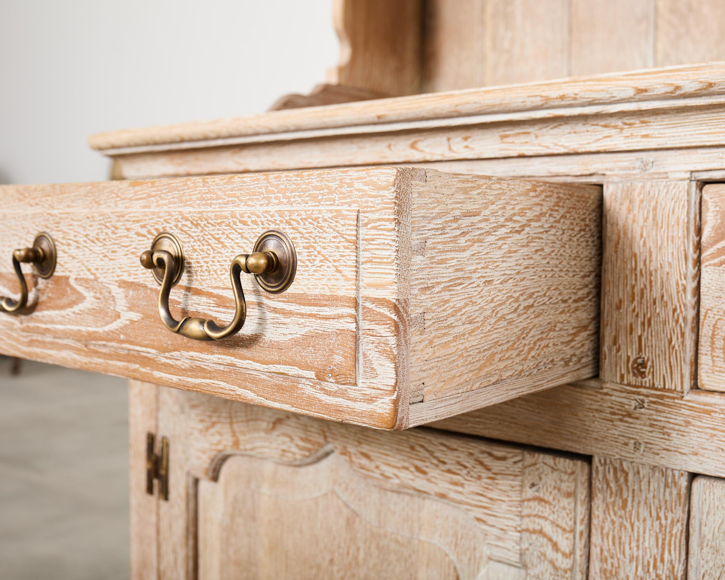 País Inglés Cerused Limed Roble Welsh Armario Cómoda en venta 4