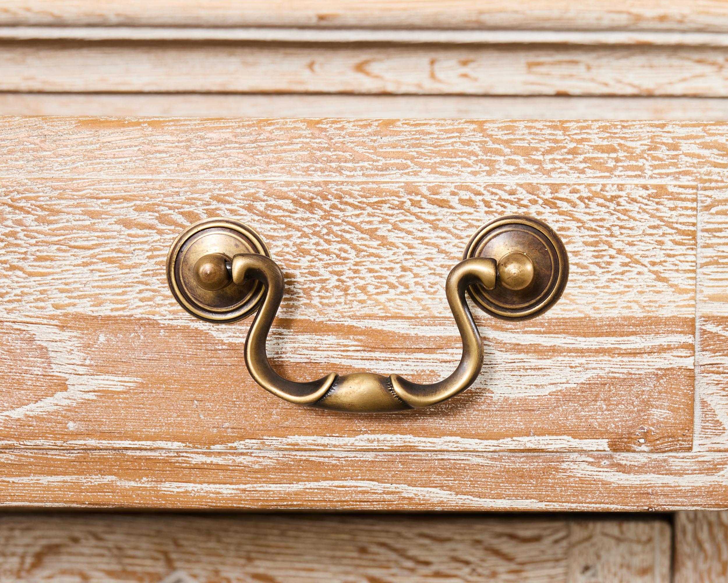 País Inglés Cerused Limed Roble Welsh Armario Cómoda en venta 5