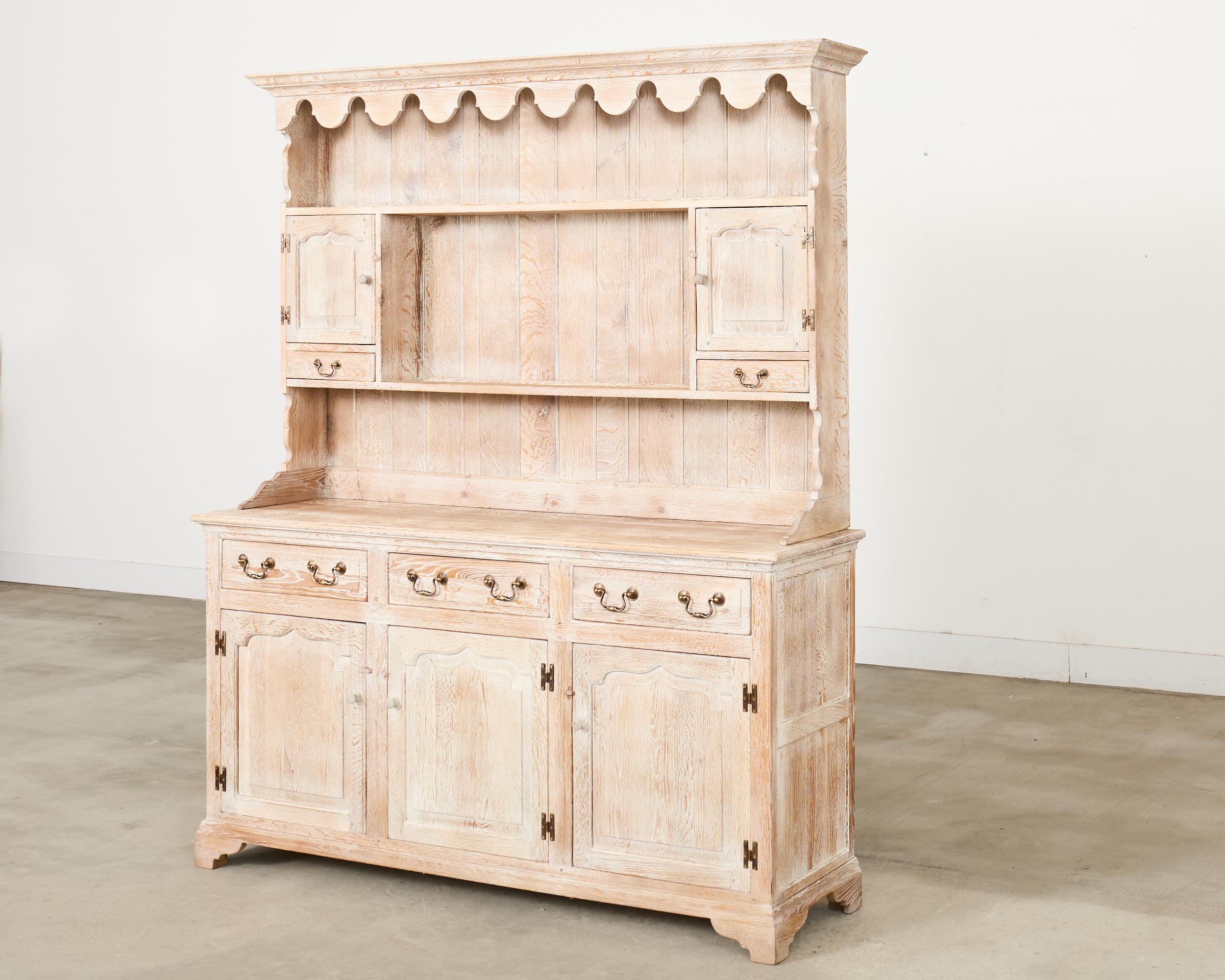 País Inglés Cerused Limed Roble Welsh Armario Cómoda Patinado en venta