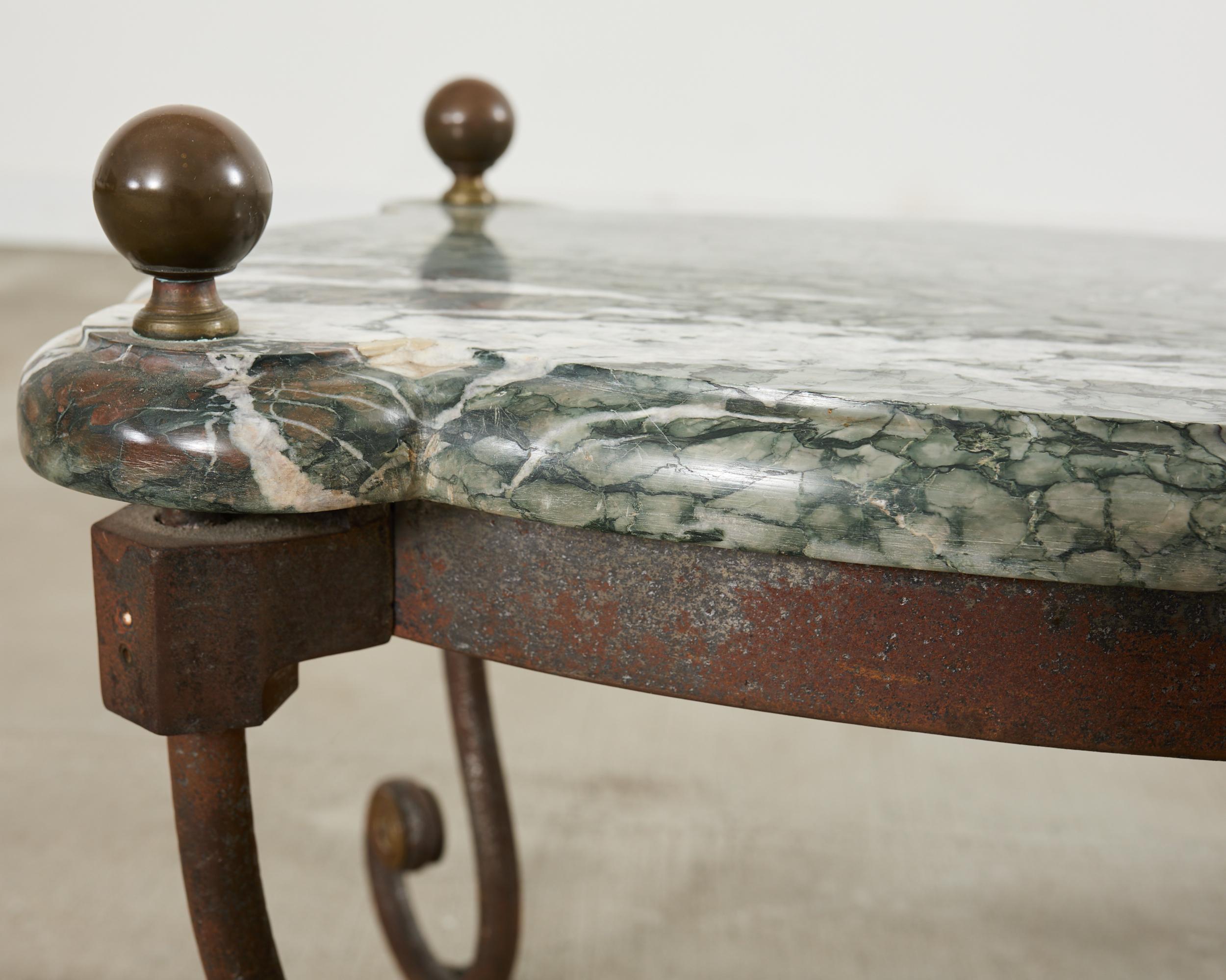 Table à boire trépied en fer, marbre, bronze, campagne anglaise en vente 8