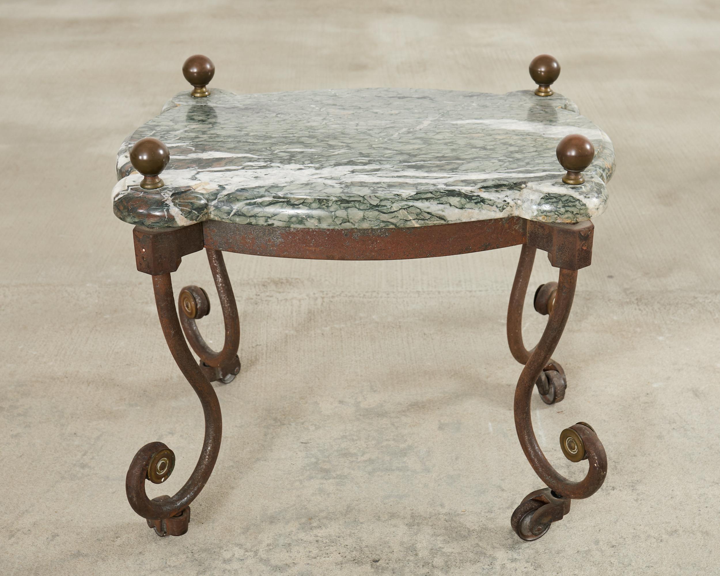 Table à boire trépied en fer, marbre, bronze, campagne anglaise en vente 11