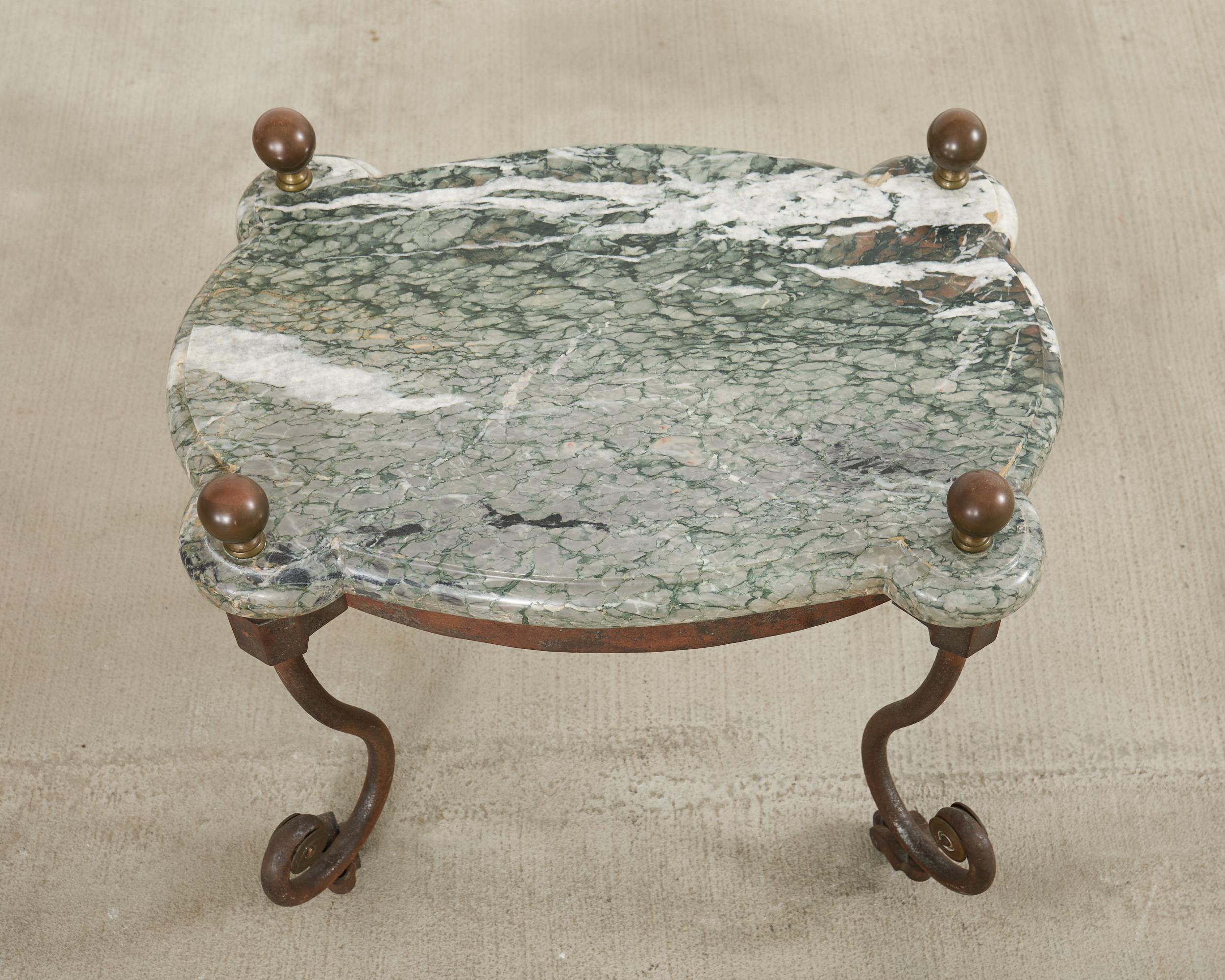 Table à boire trépied en fer, marbre, bronze, campagne anglaise en vente 12