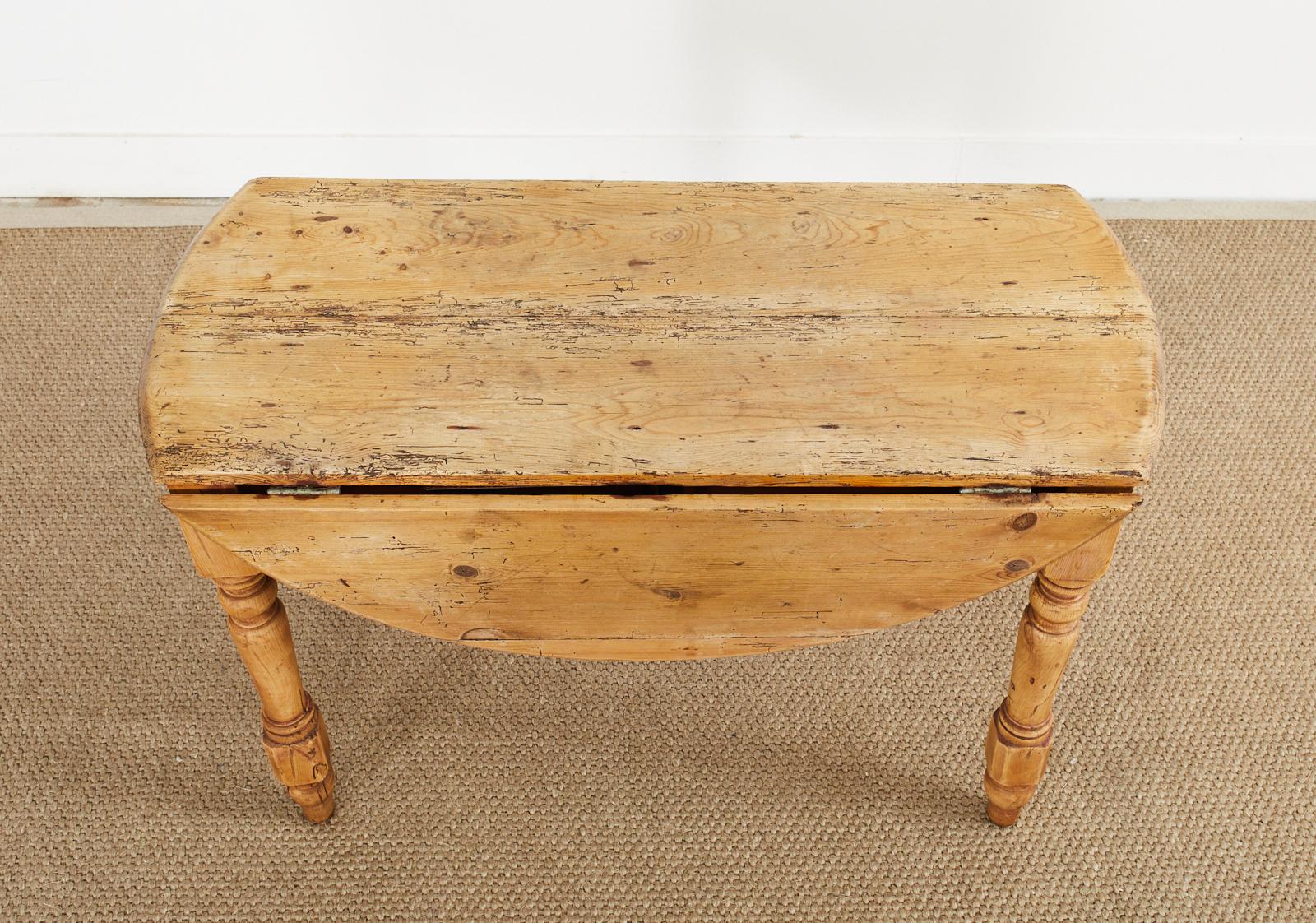 Country English Pine Drop-Leaf Farmhouse Dining Table or Console In Distressed Condition In Rio Vista, CA