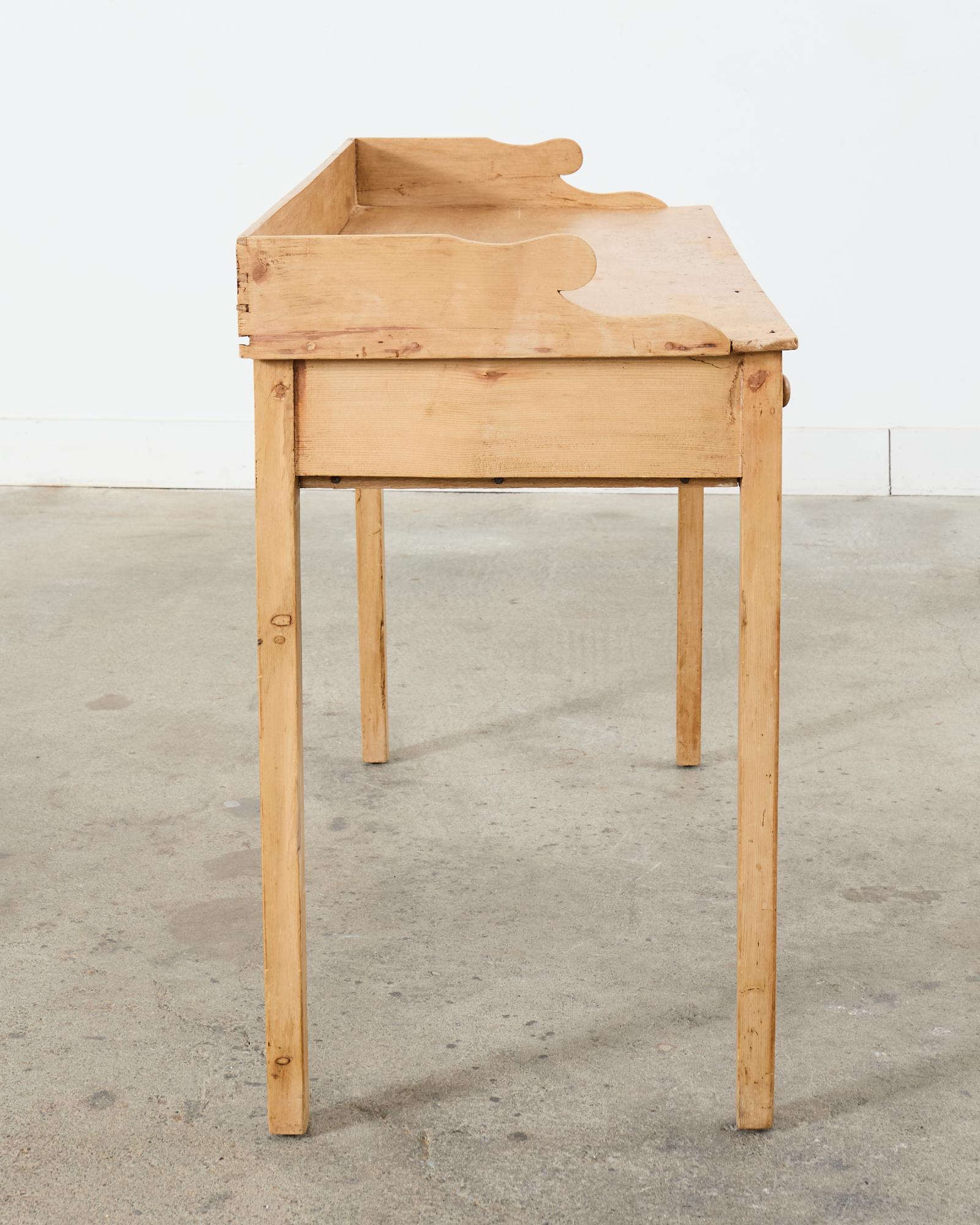 Land englische Kiefer Bauernhaus Schreibtisch oder Schreibtisch (Kiefernholz) im Angebot