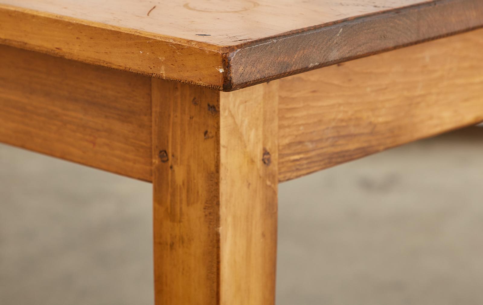 Table à manger de ferme provinciale anglaise de campagne  en vente 8