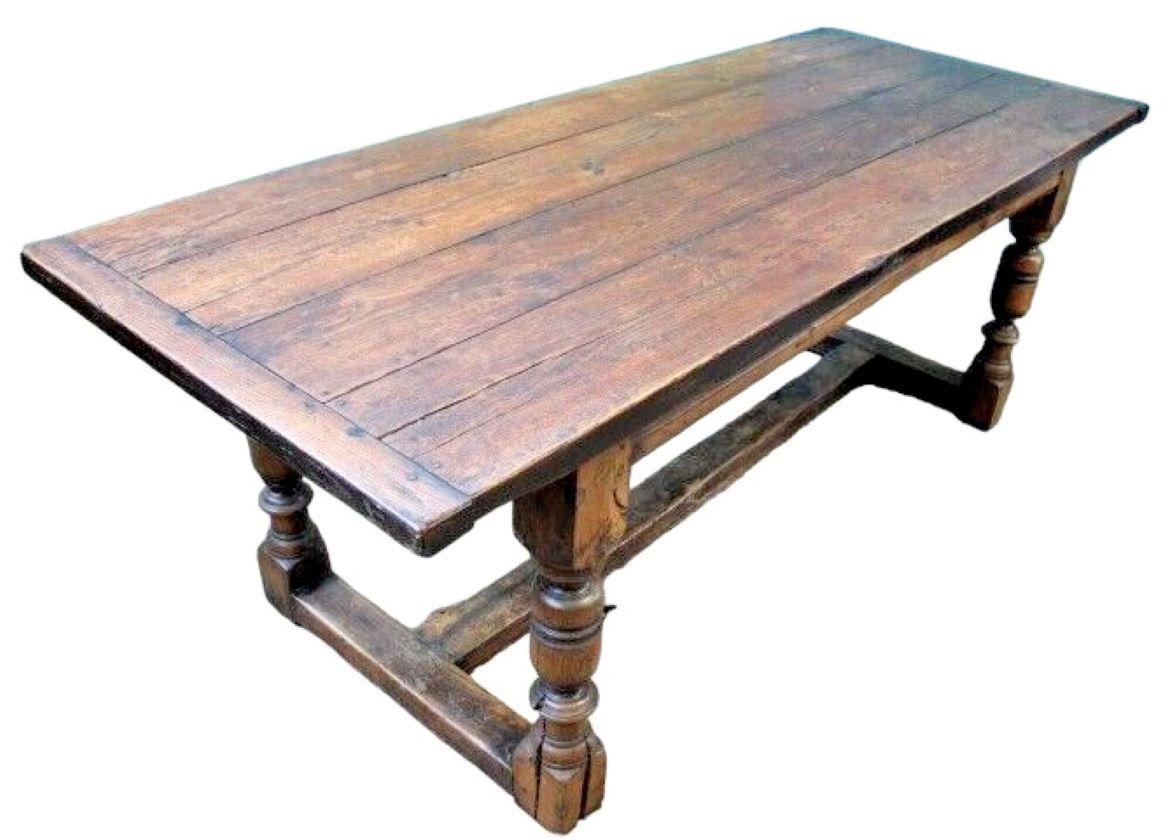 Country English Provincial Oak Farmhouse Dining Table In Good Condition For Sale In Cranbrook, Kent