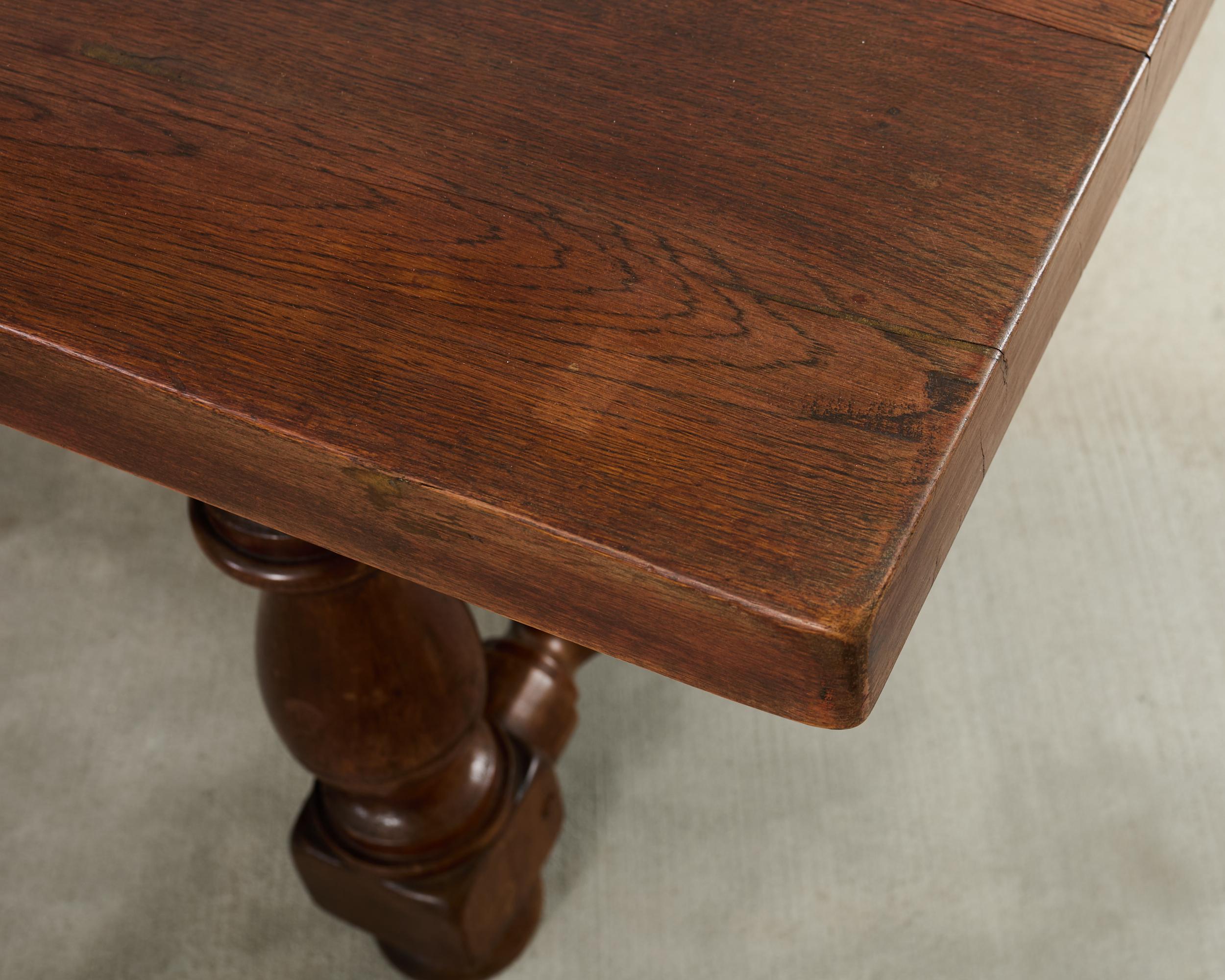 Mesa de comedor de caballete de granja de roble de estilo provincial inglés campestre en venta 2