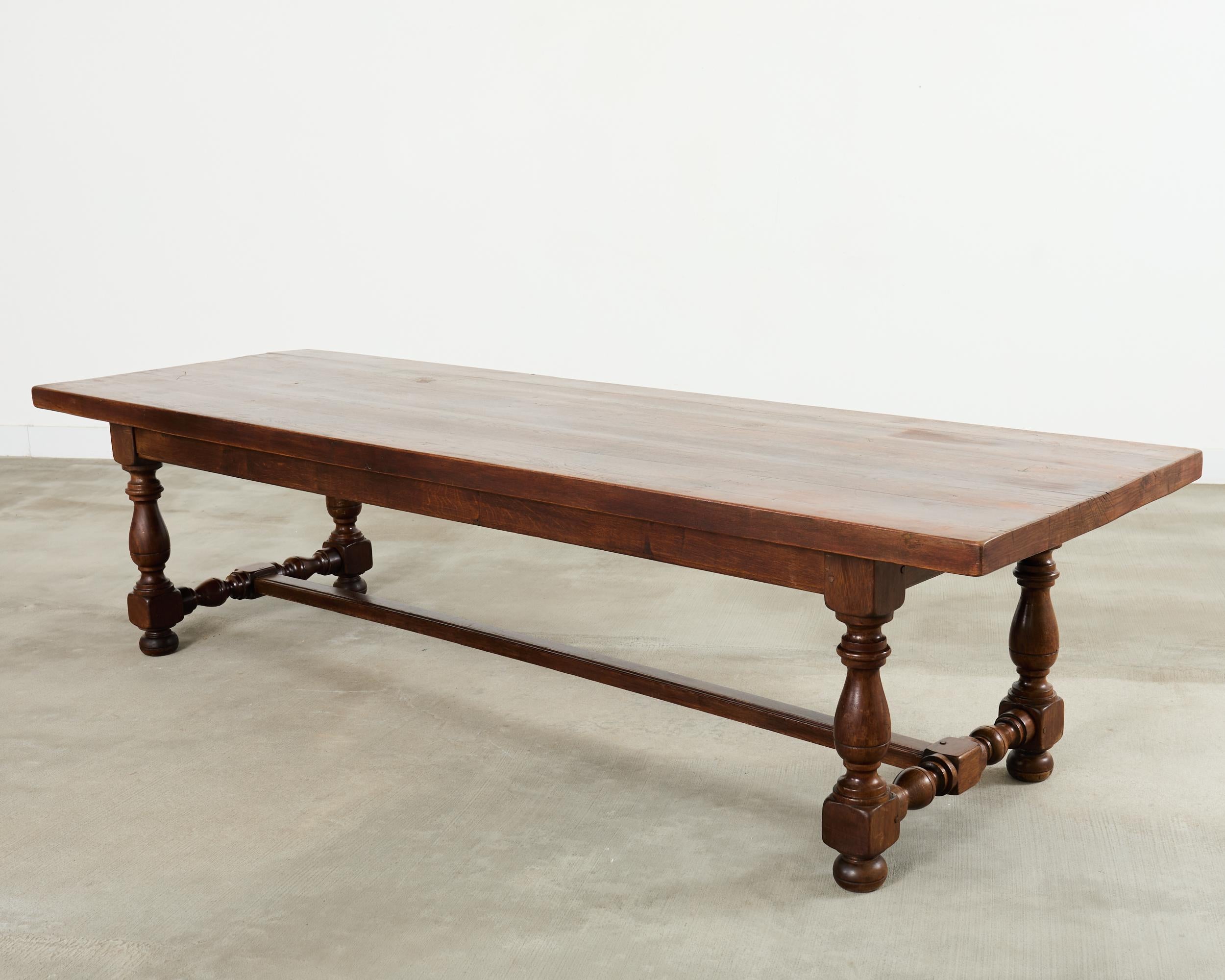 Mesa de comedor de caballete de granja de roble de estilo provincial inglés campestre en venta 1