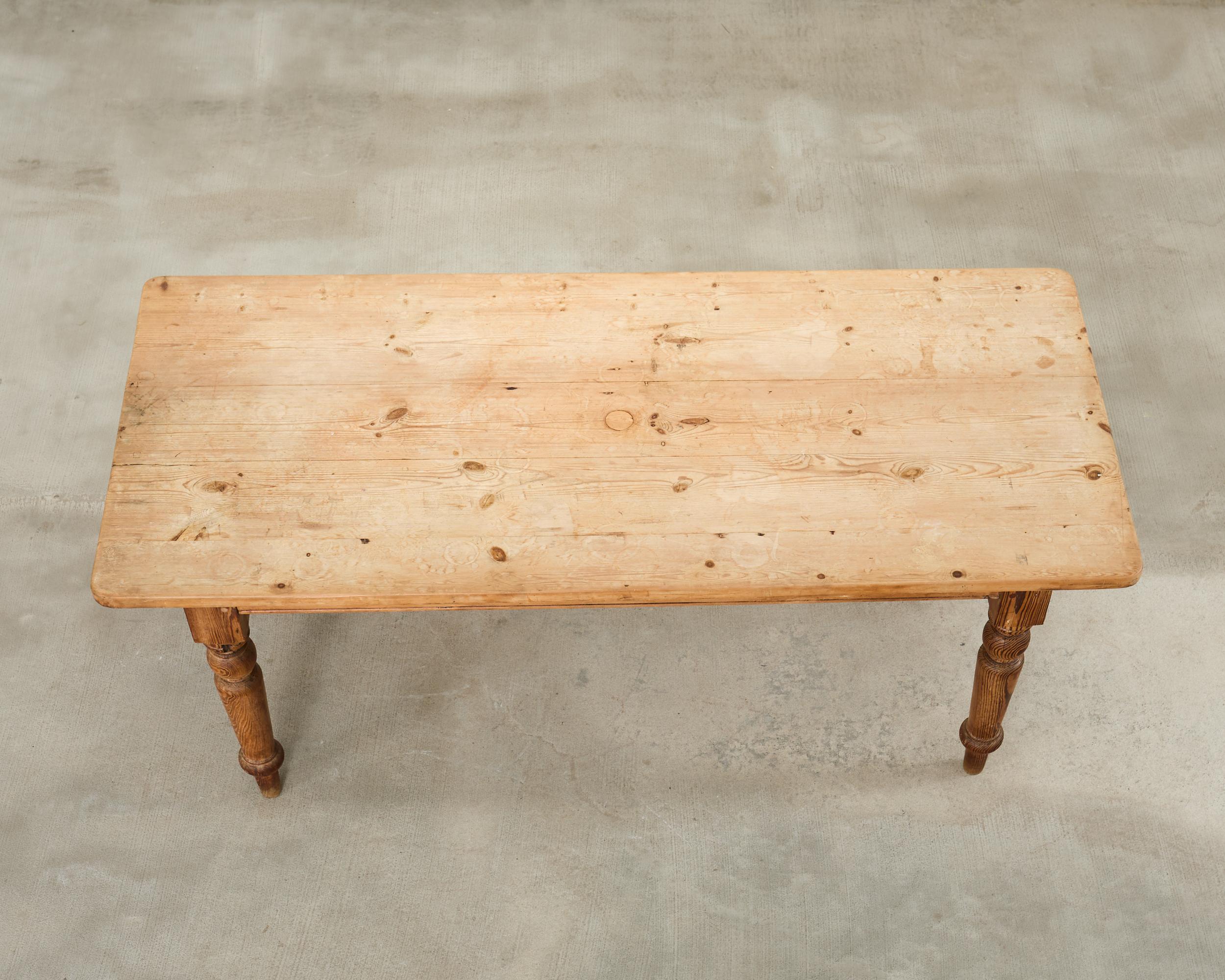 Country English Provincial Pine Farmhouse Dining Table In Good Condition For Sale In Rio Vista, CA