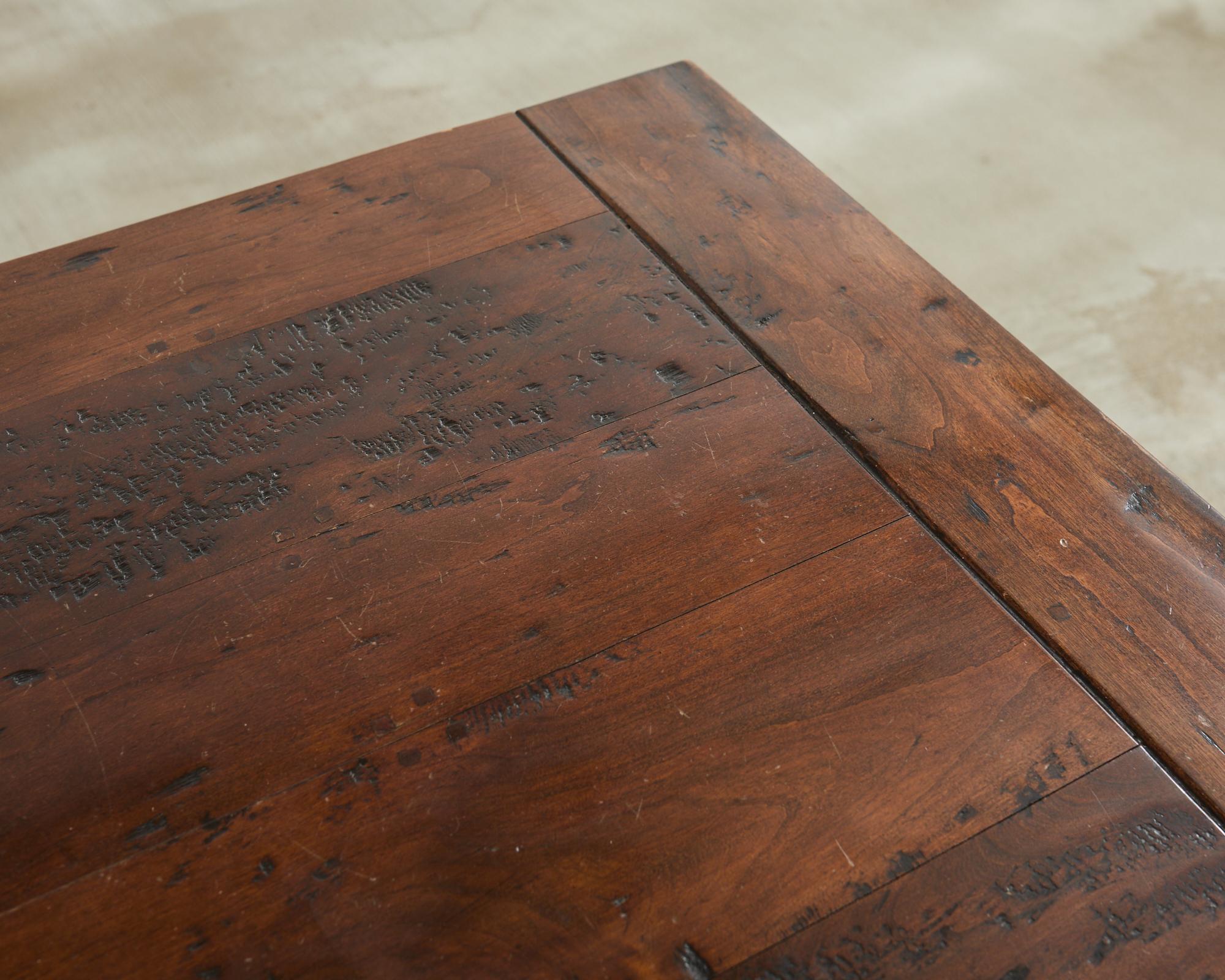 Table de salle à manger à tréteaux en bois de fruitier de style anglais en vente 8
