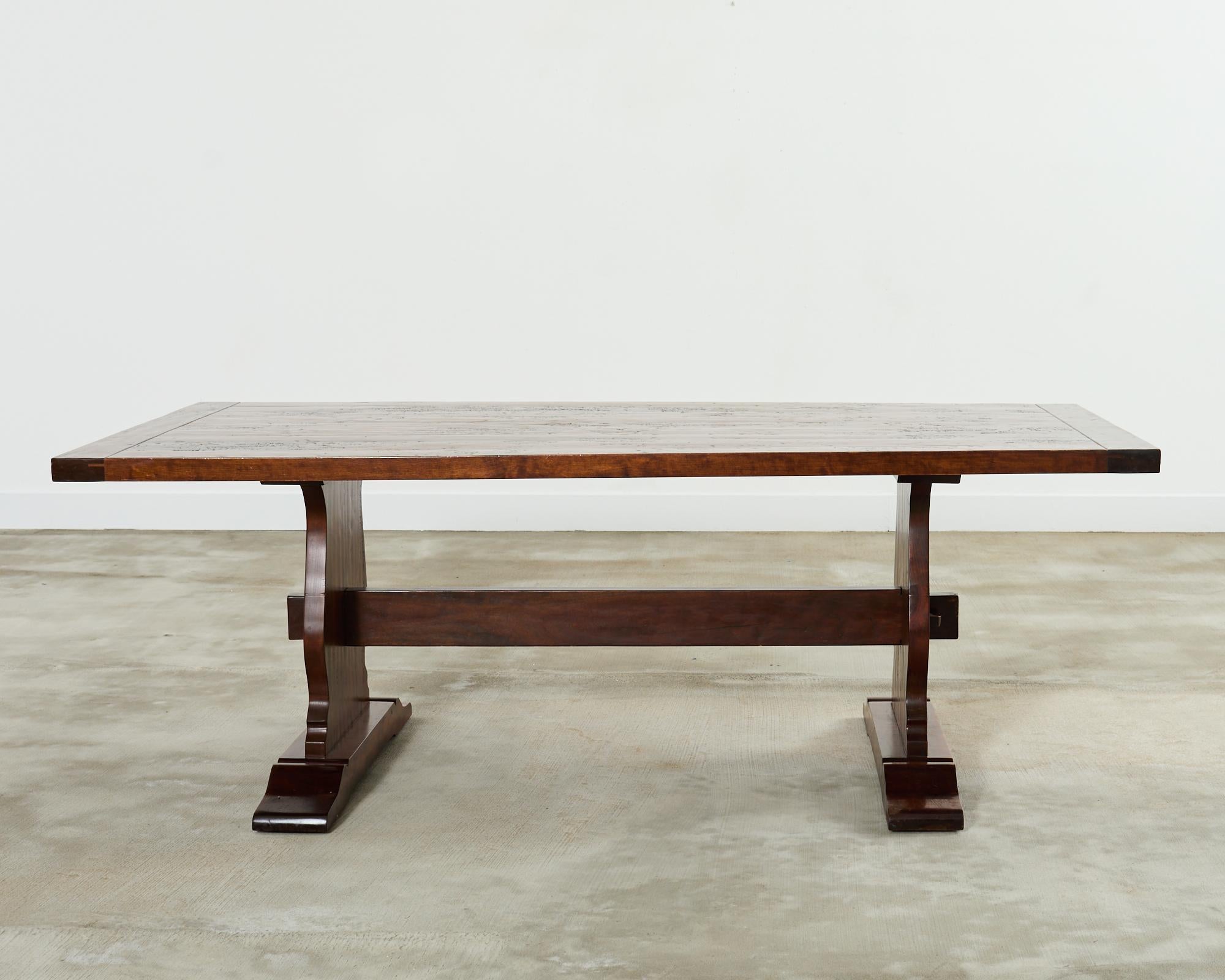 Table de salle à manger à tréteaux en bois de fruitier de style anglais en vente 12
