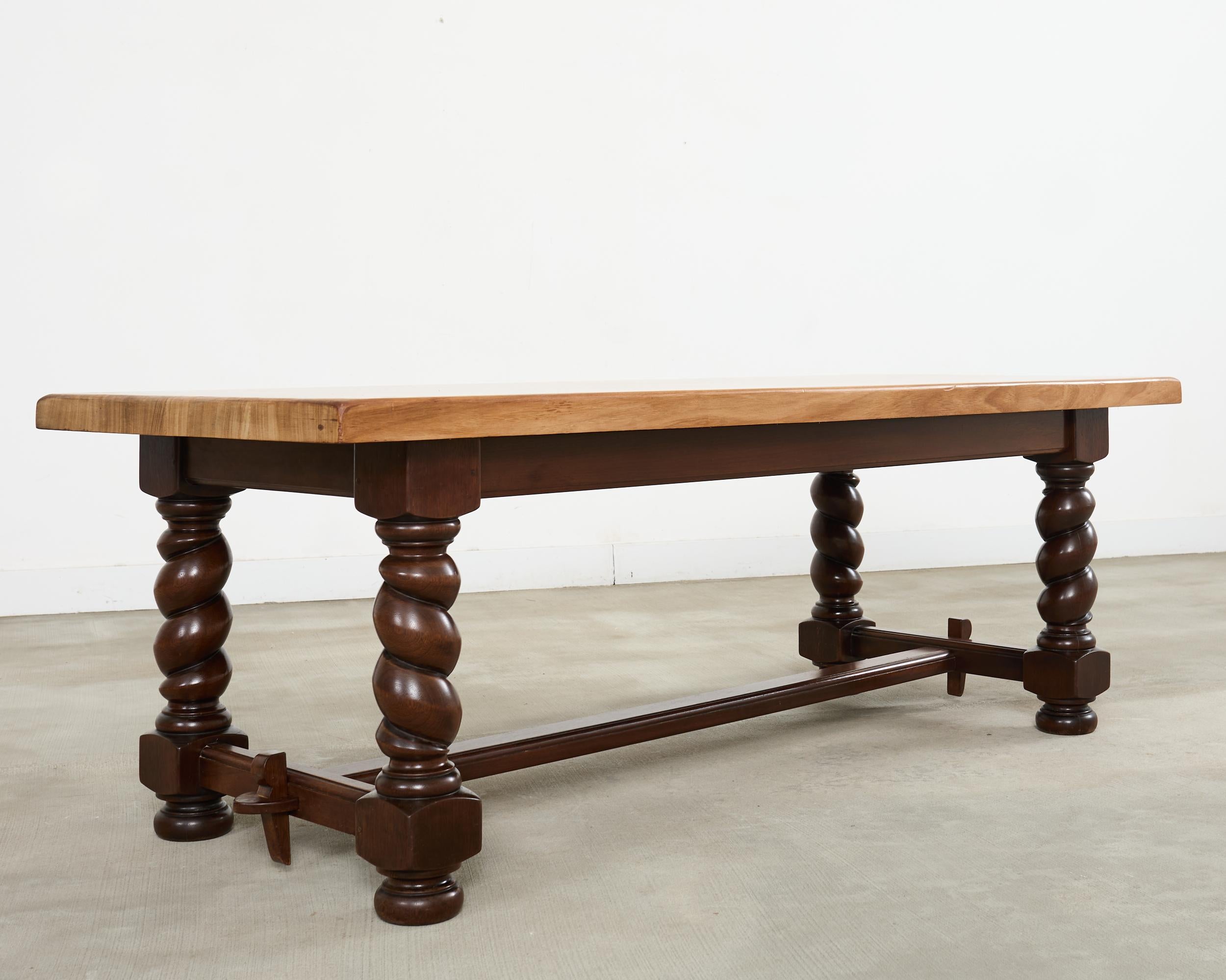 Country English Walnut Farmhouse Barley Twist Dining Table Bon état - En vente à Rio Vista, CA