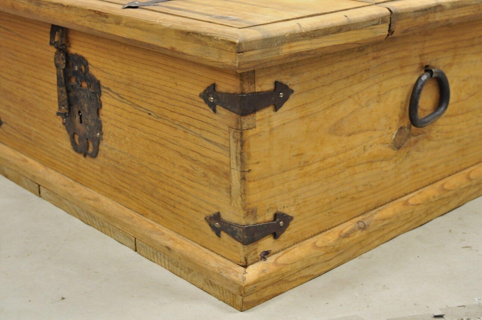 Country Farmhouse Style Mexican Double Lid Wooden Coffee Table Storage Trunk For Sale 4