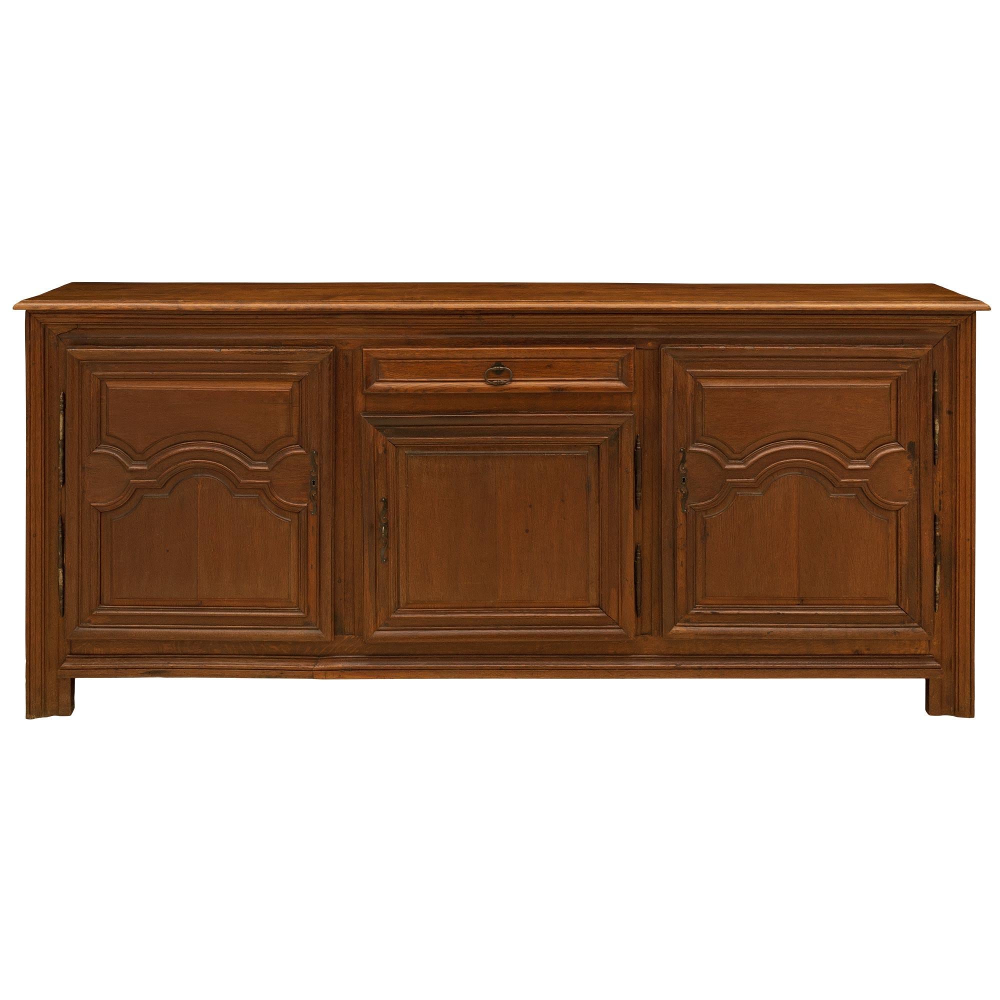 Buffet en chêne de style campagnard français du 18ème siècle de couleur miel en vente 6