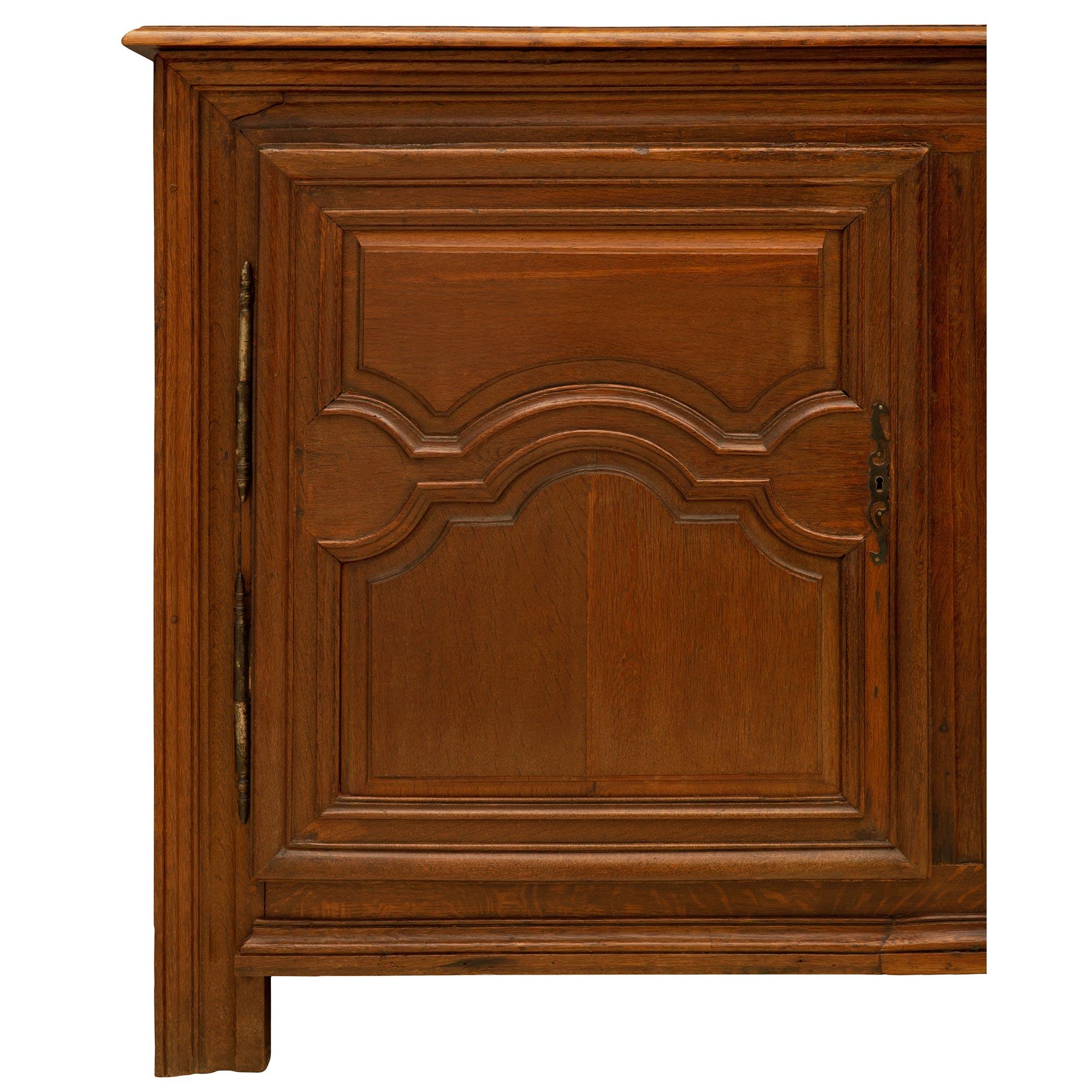 Quercia Buffet country francese del XVIII secolo in Oak color miele in vendita