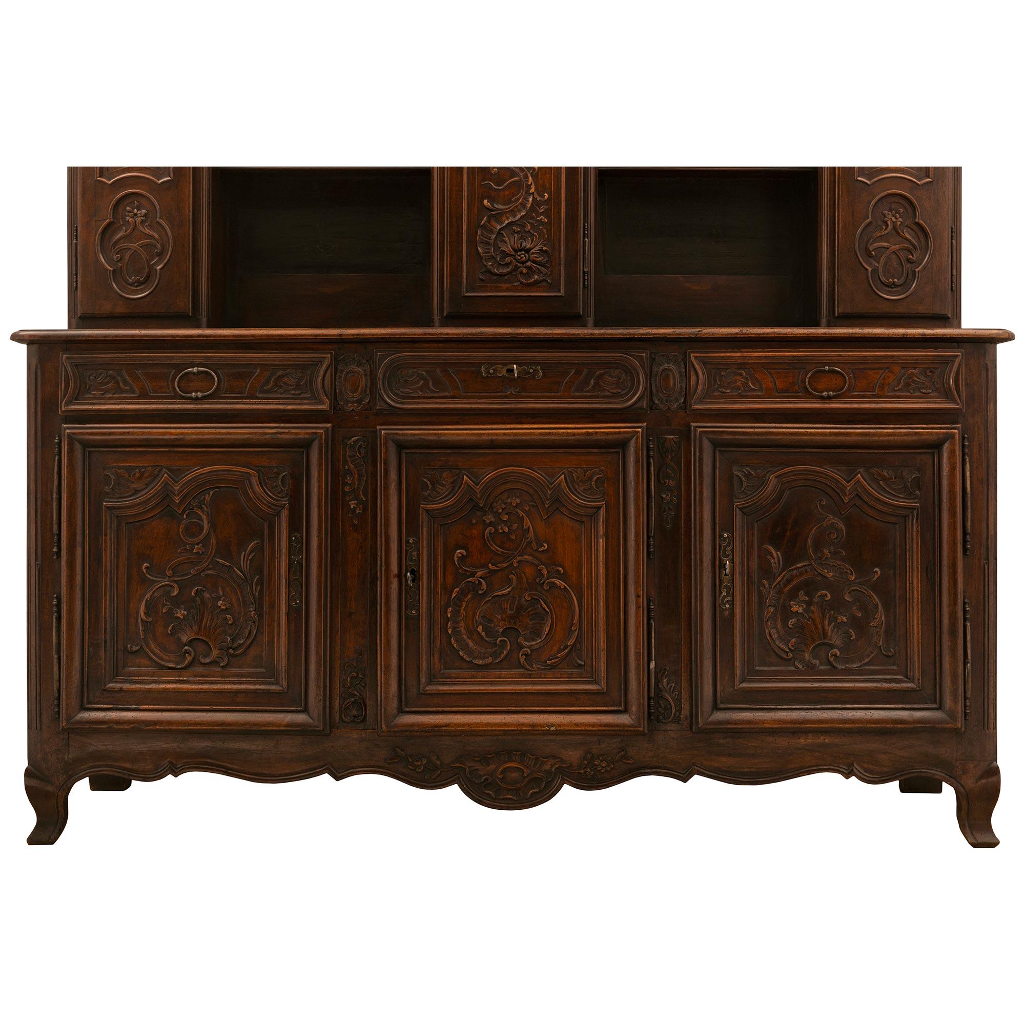 Country French 18th Century Louis XV Period Walnut Vaissellier For Sale 6
