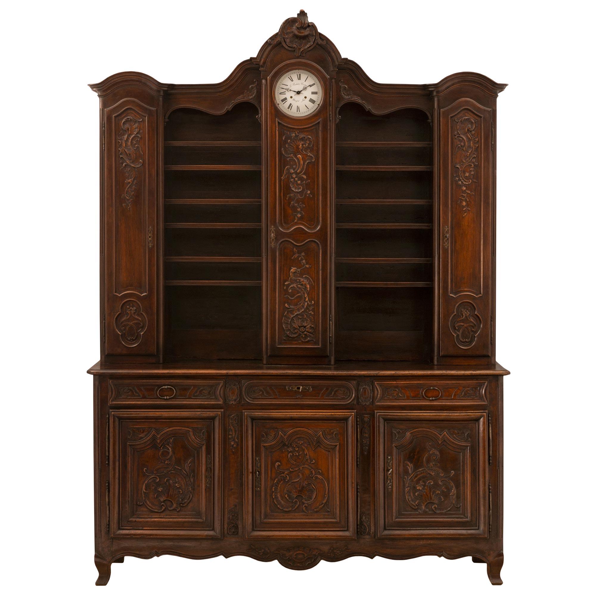 Country French 18th Century Louis XV Period Walnut Vaissellier For Sale 10
