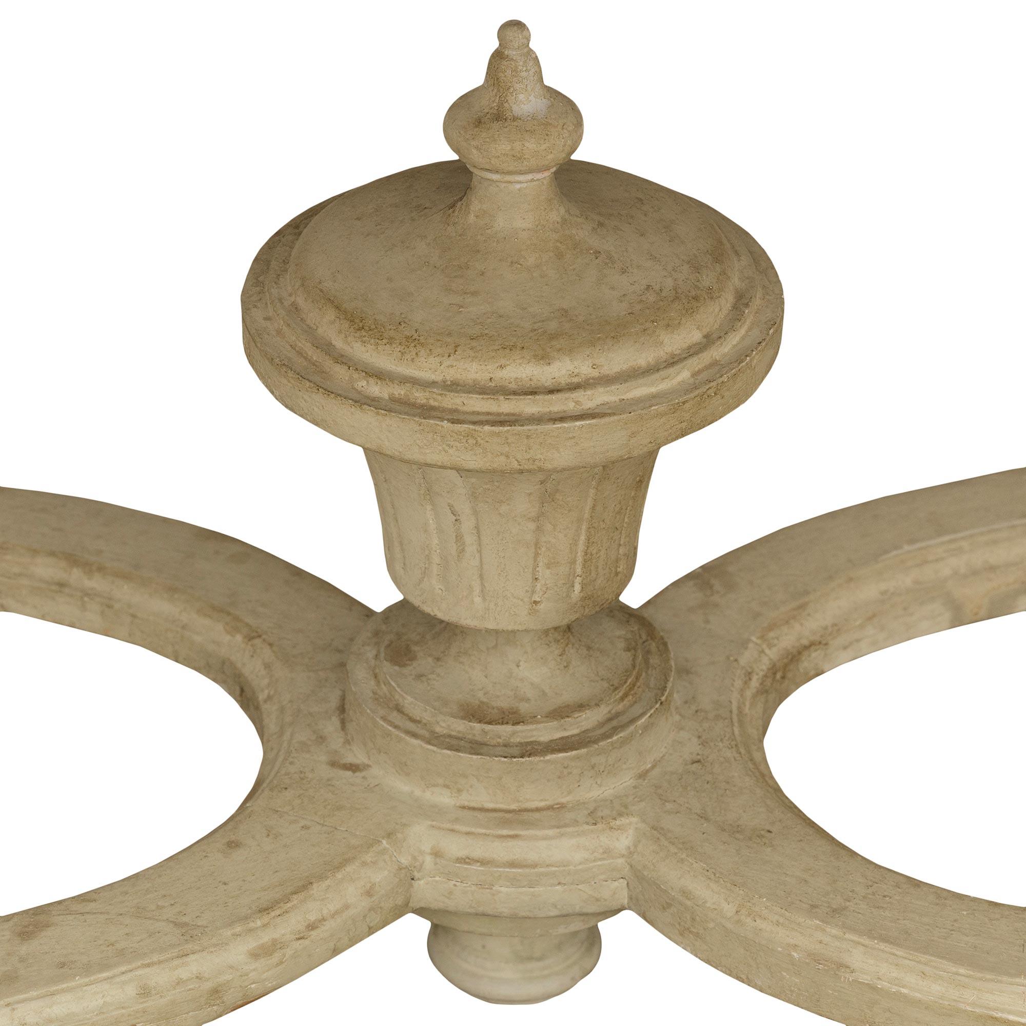 Land Französisch 18. Jahrhundert Regence Zeitraum patiniert Holz Mitte Tisch / Schreibtisch im Angebot 5