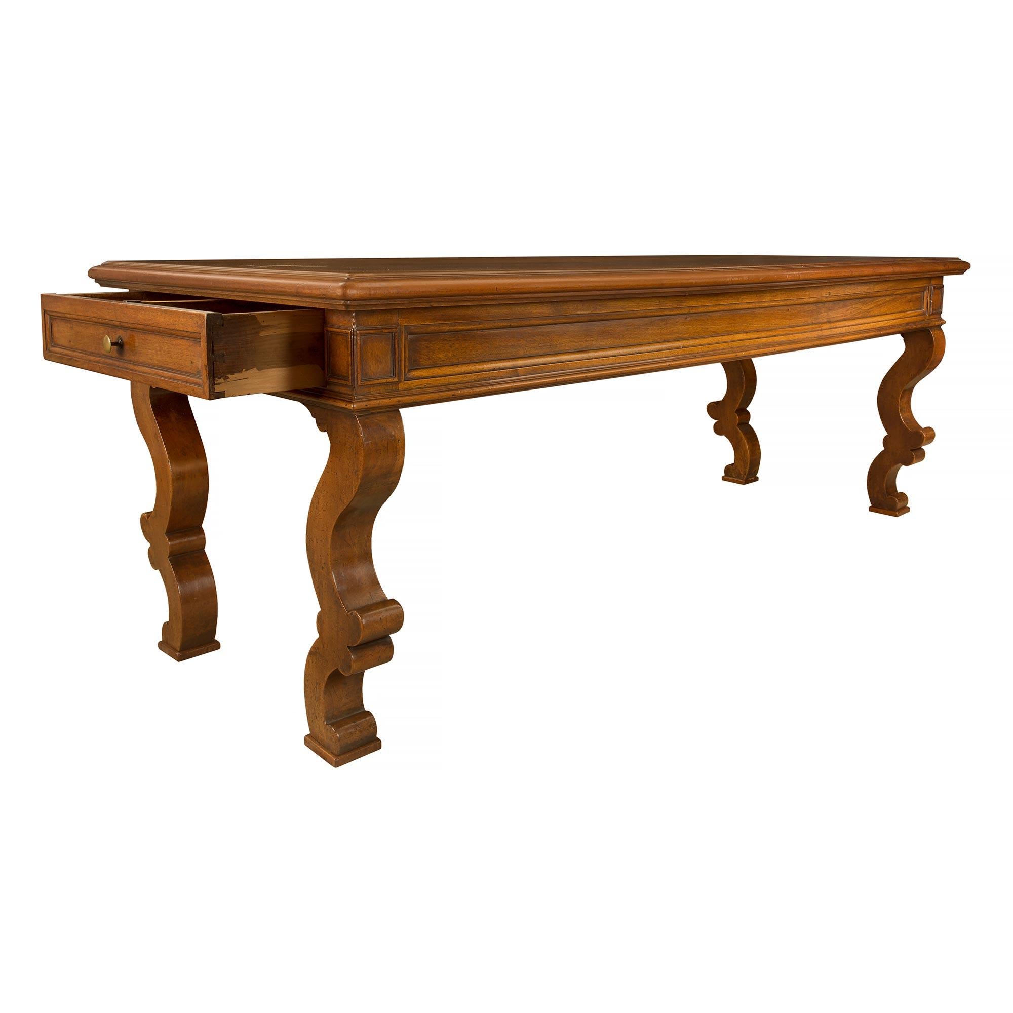 18th Century and Earlier Country French 18th Century Solid Walnut Table For Sale