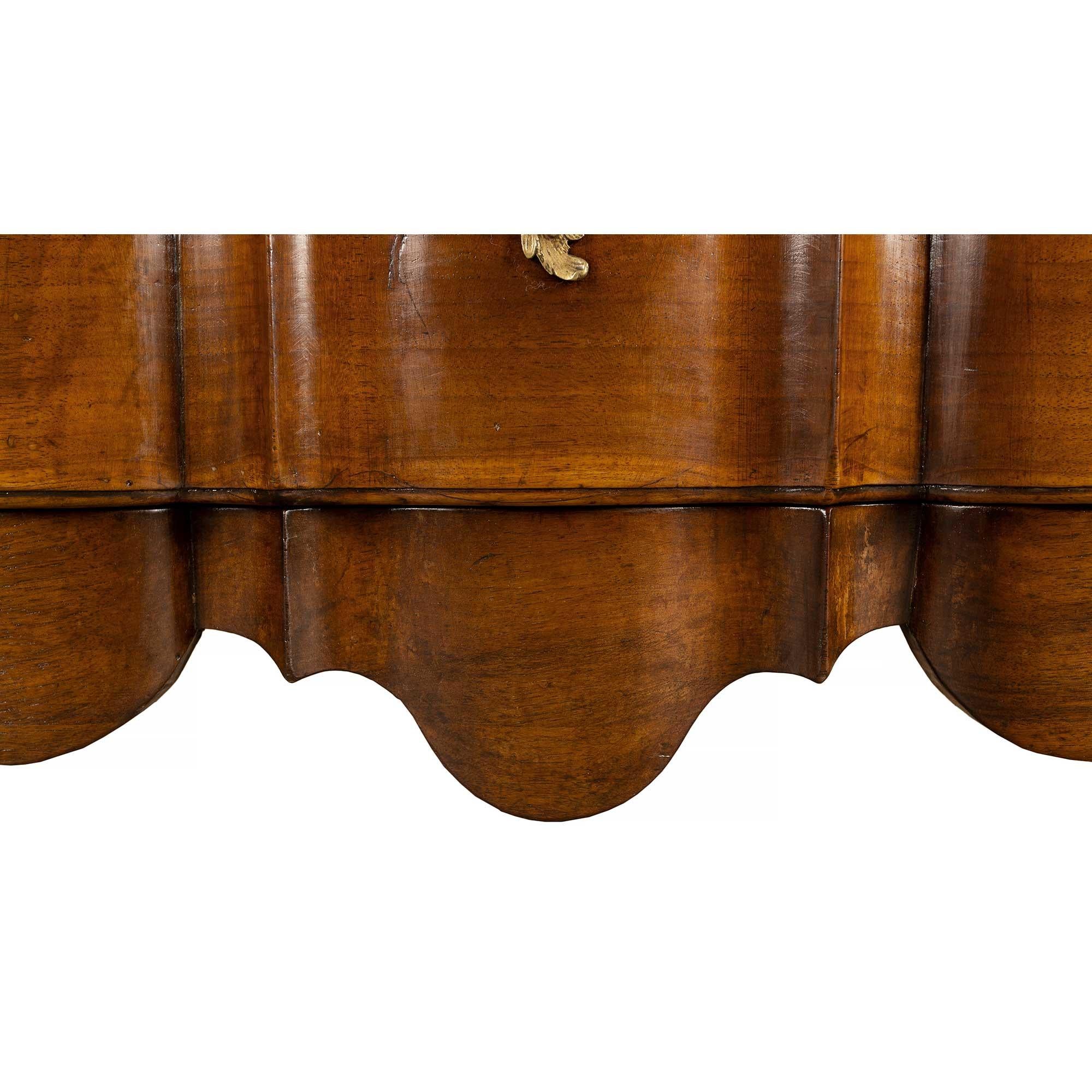Country French 18th Century Walnut Three-Drawer Commode For Sale 6