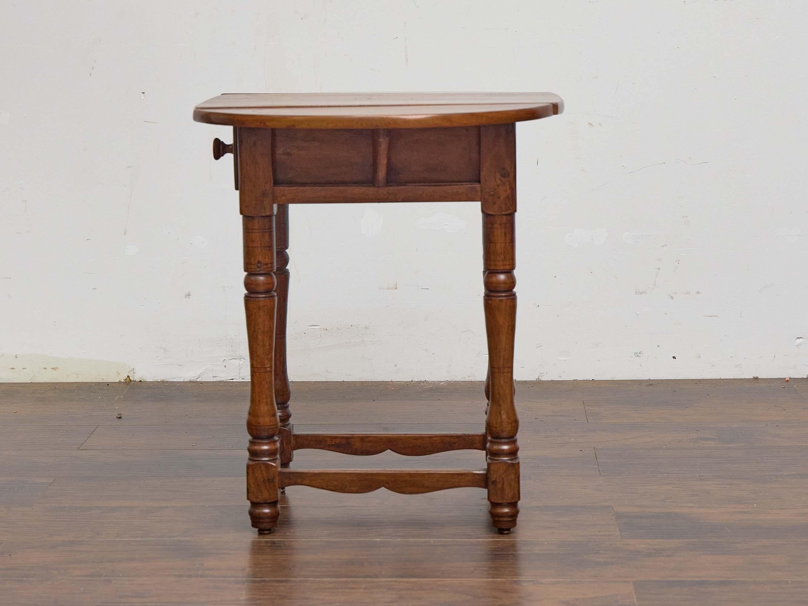 Table à feuilles tombantes du 19e siècle avec patine rustique et tiroir unique Bon état - En vente à Atlanta, GA