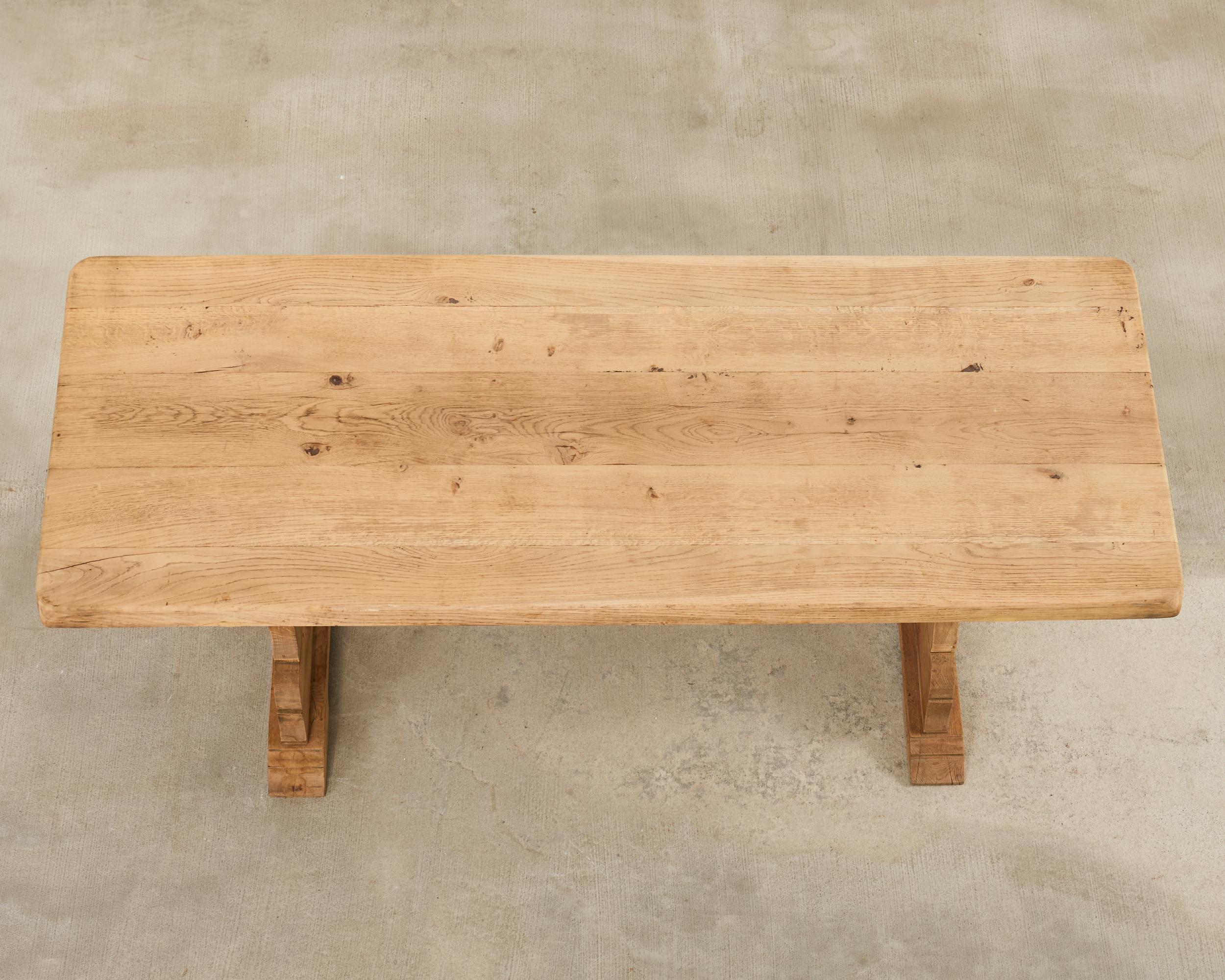 Mesa de comedor Country French Bleached Oak Farmhouse 6.5 Ft Francés en venta