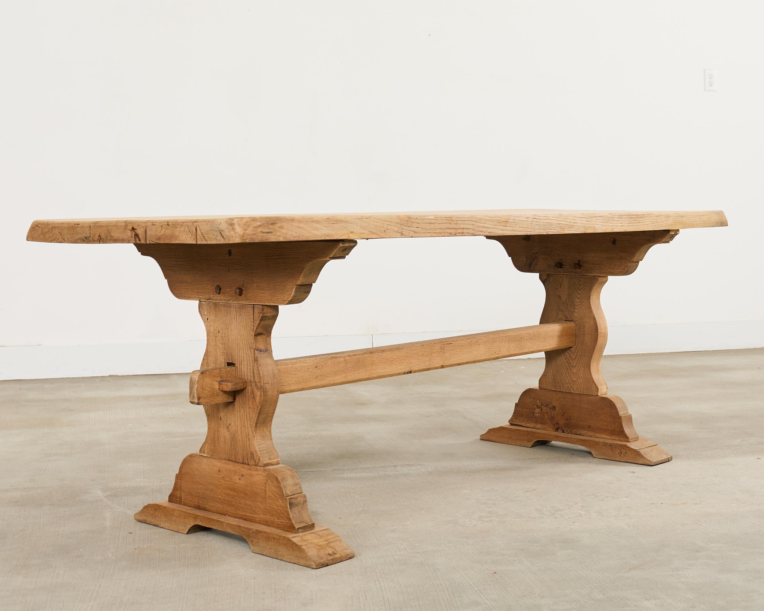 Mesa de comedor Country French Bleached Oak Farmhouse 6.5 Ft Blanqueado en venta