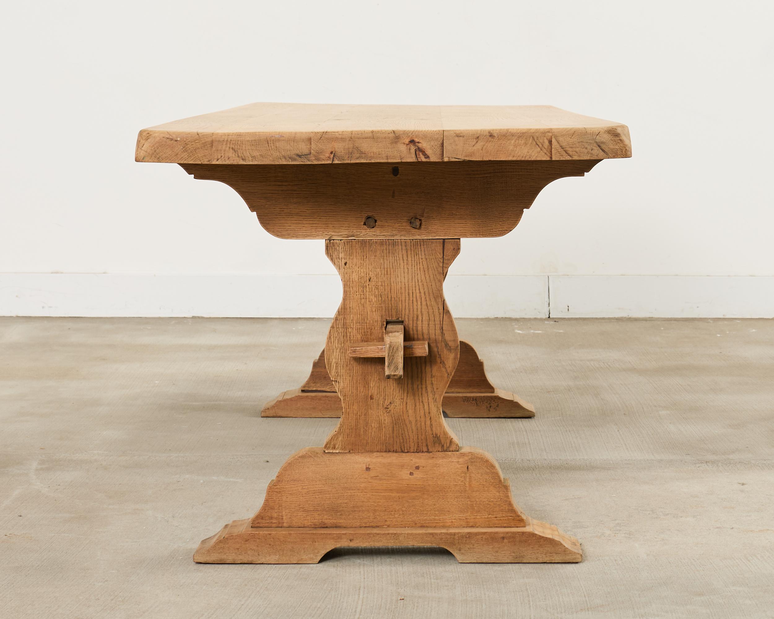 Mesa de comedor Country French Bleached Oak Farmhouse 6.5 Ft Roble en venta